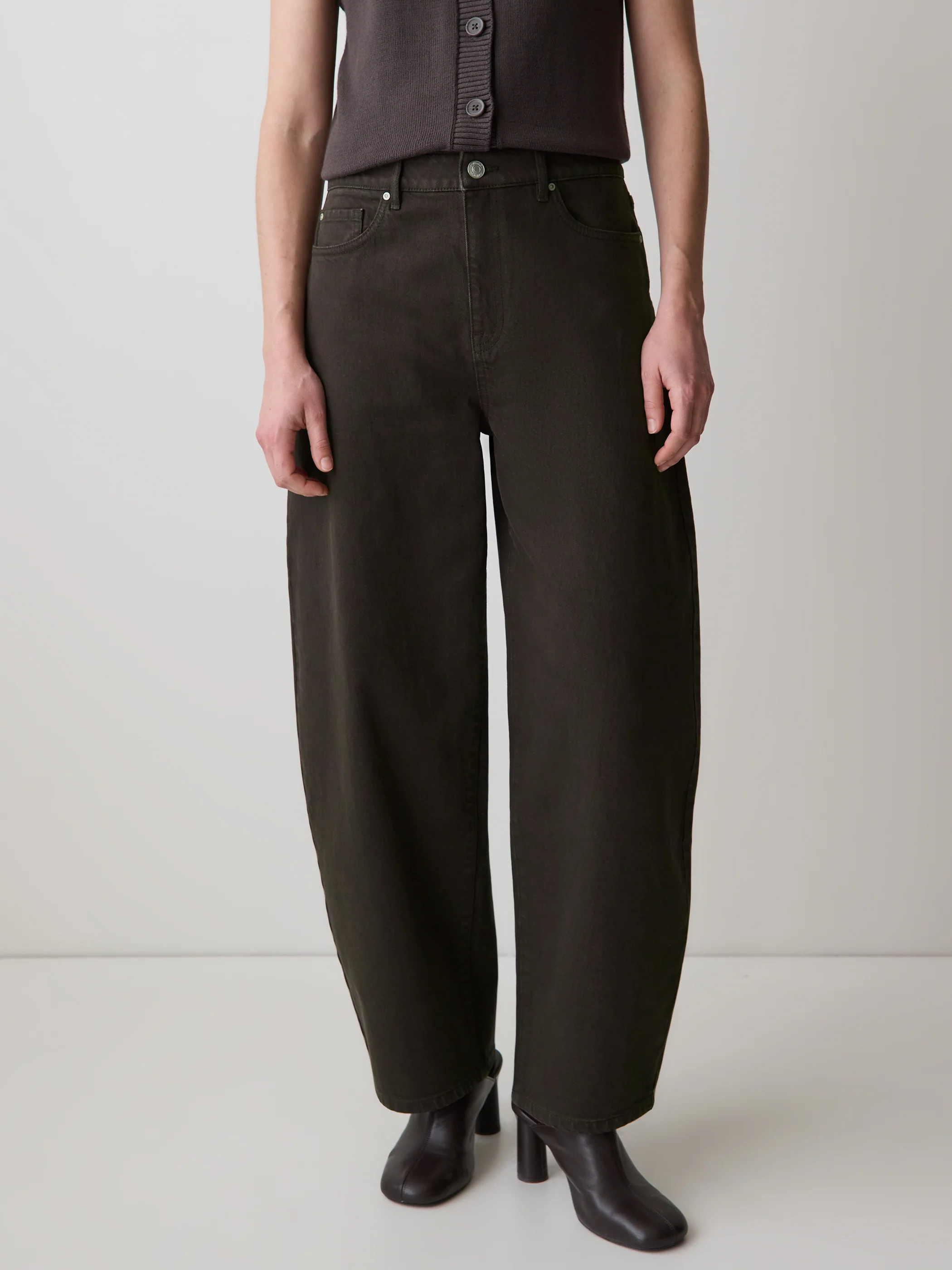 High-Rise Barrel Jeans - Image 7