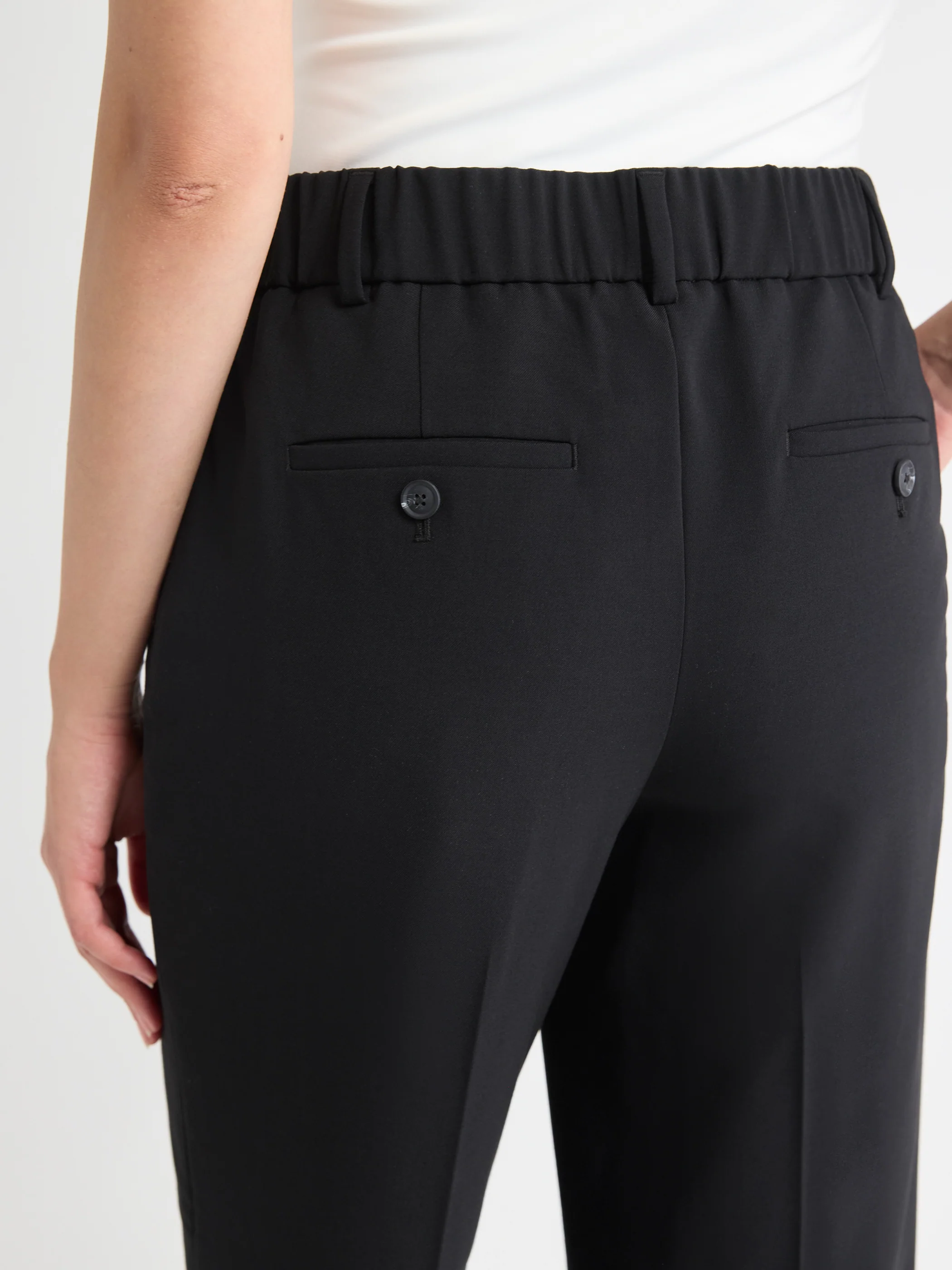 Black Mid-Rise Straight-Leg Cropped Pant - Image 4