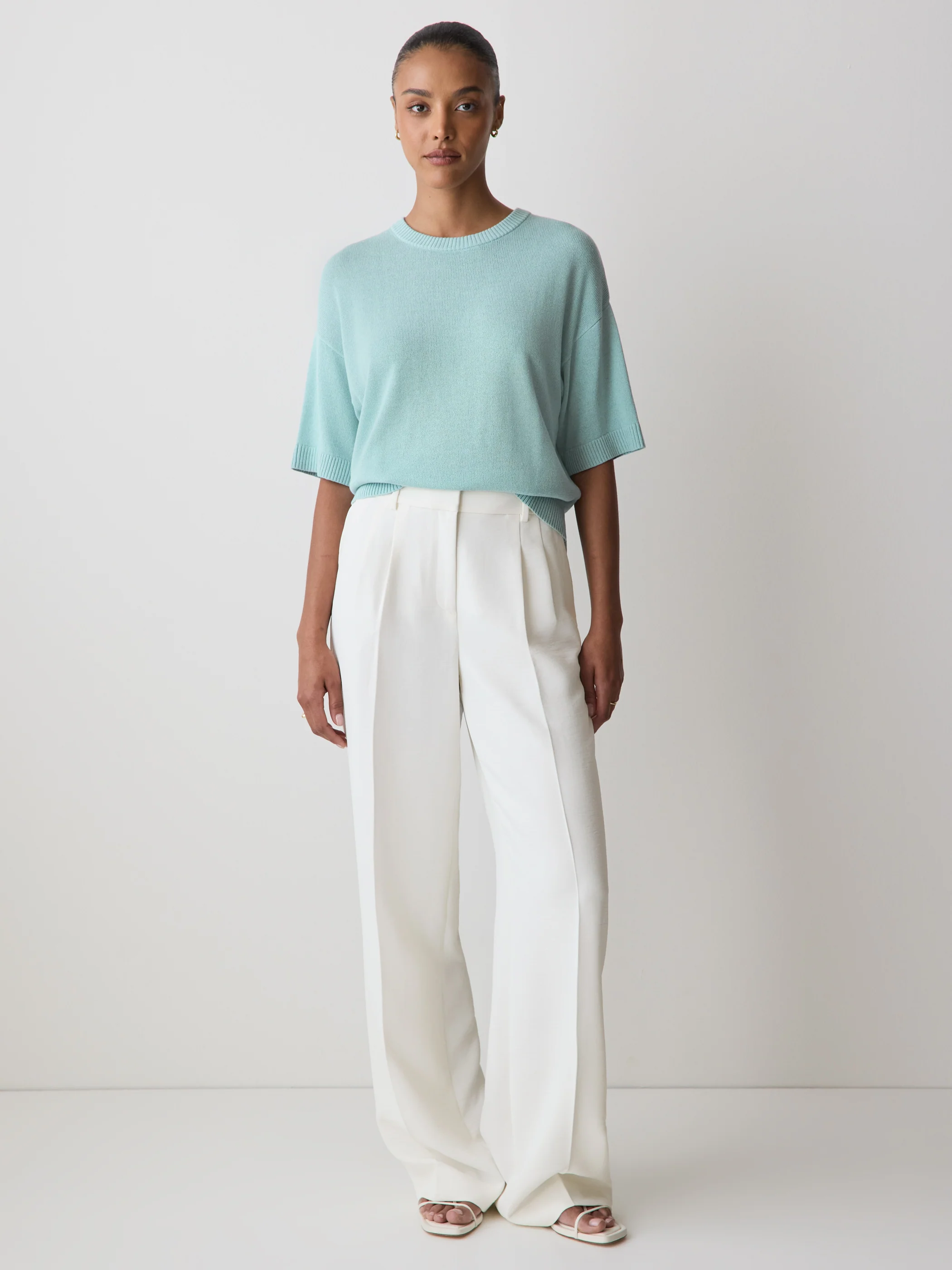 Short-Sleeve Crew-Neck Boxy Sweater - Image 13