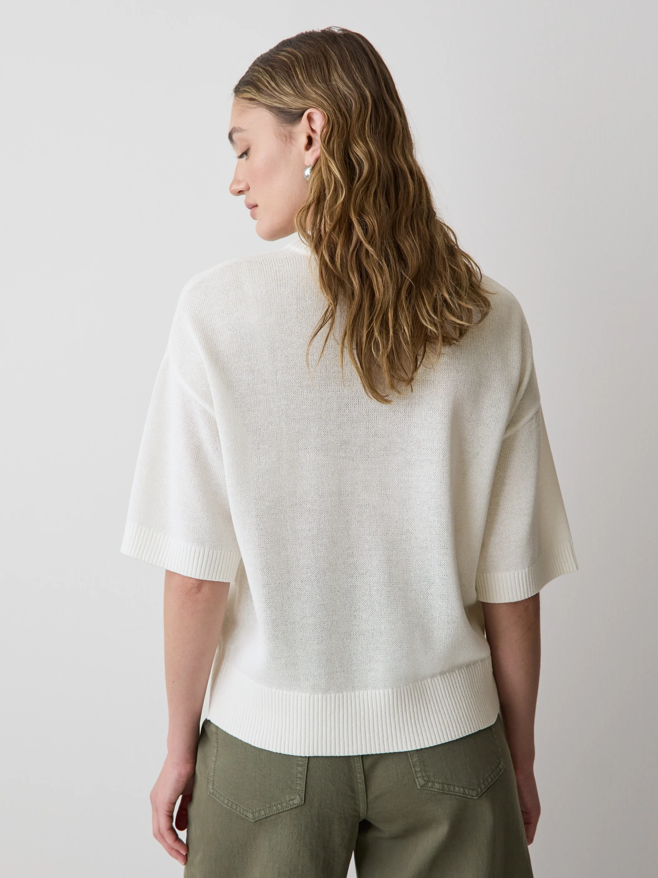 Short-Sleeve Crew-Neck Boxy Sweater - Image 3