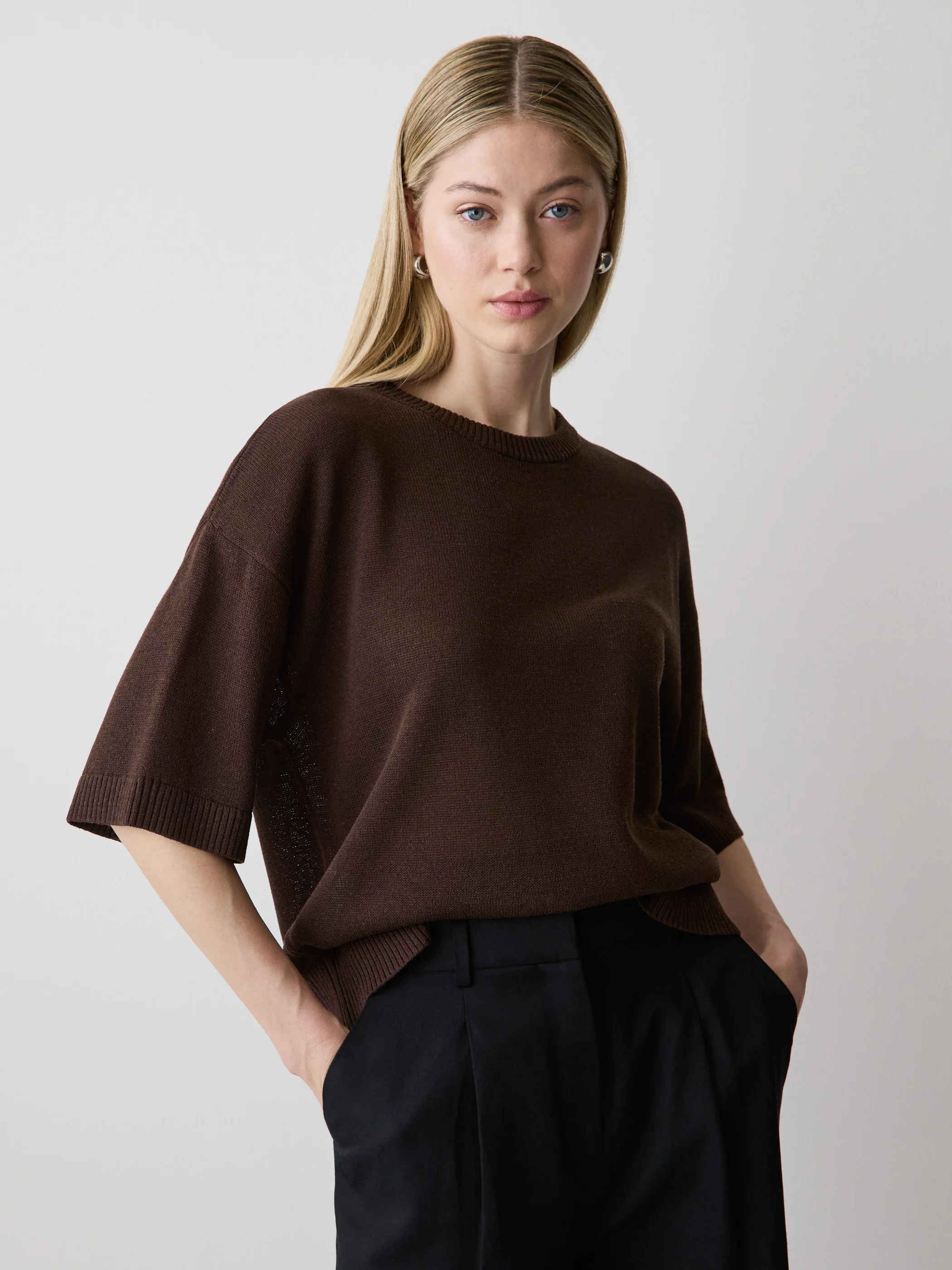 Short-Sleeve Crew-Neck Boxy Sweater - Image 6