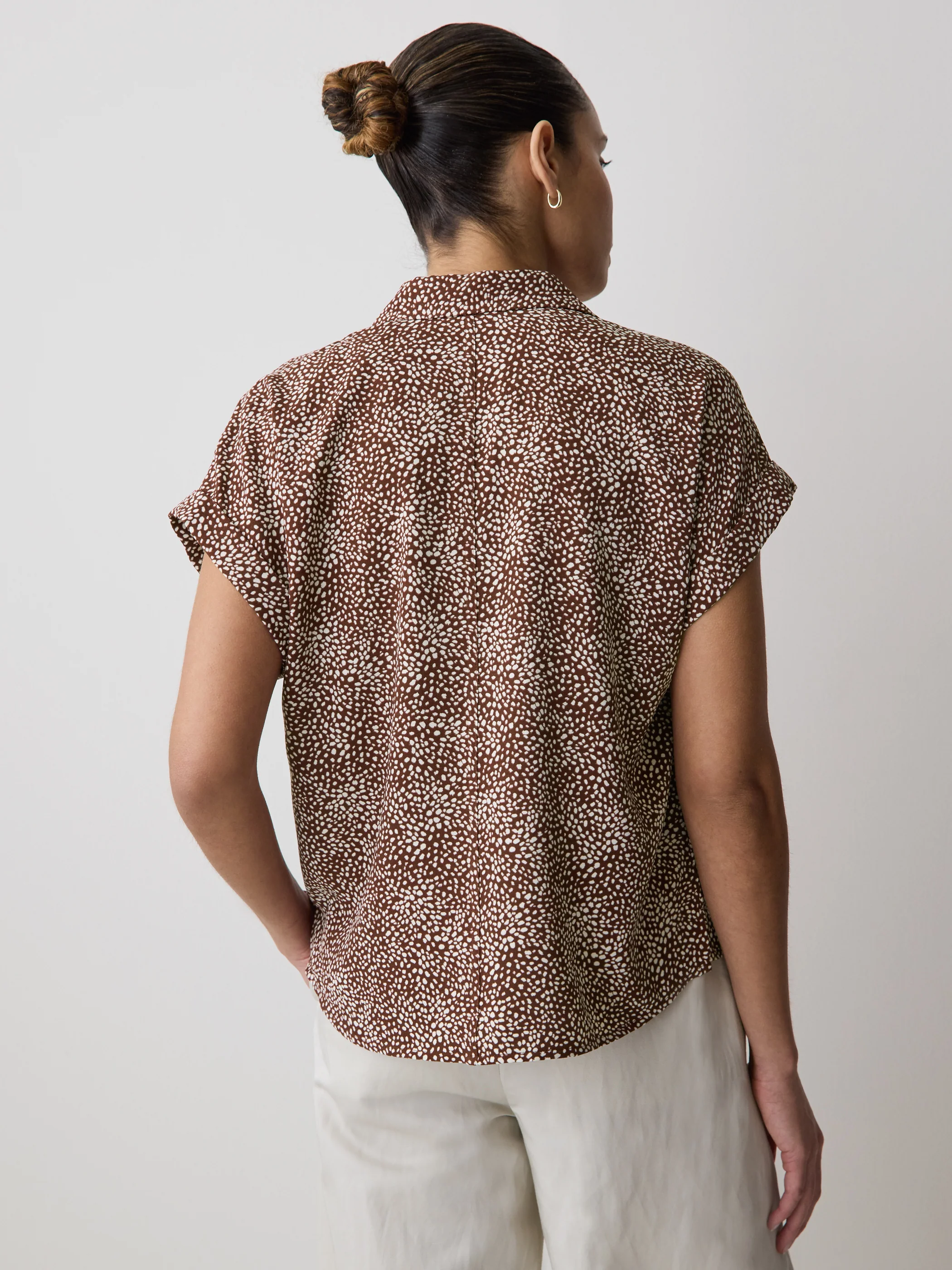 Short-Sleeve Buttoned-Down Blouse - Image 33