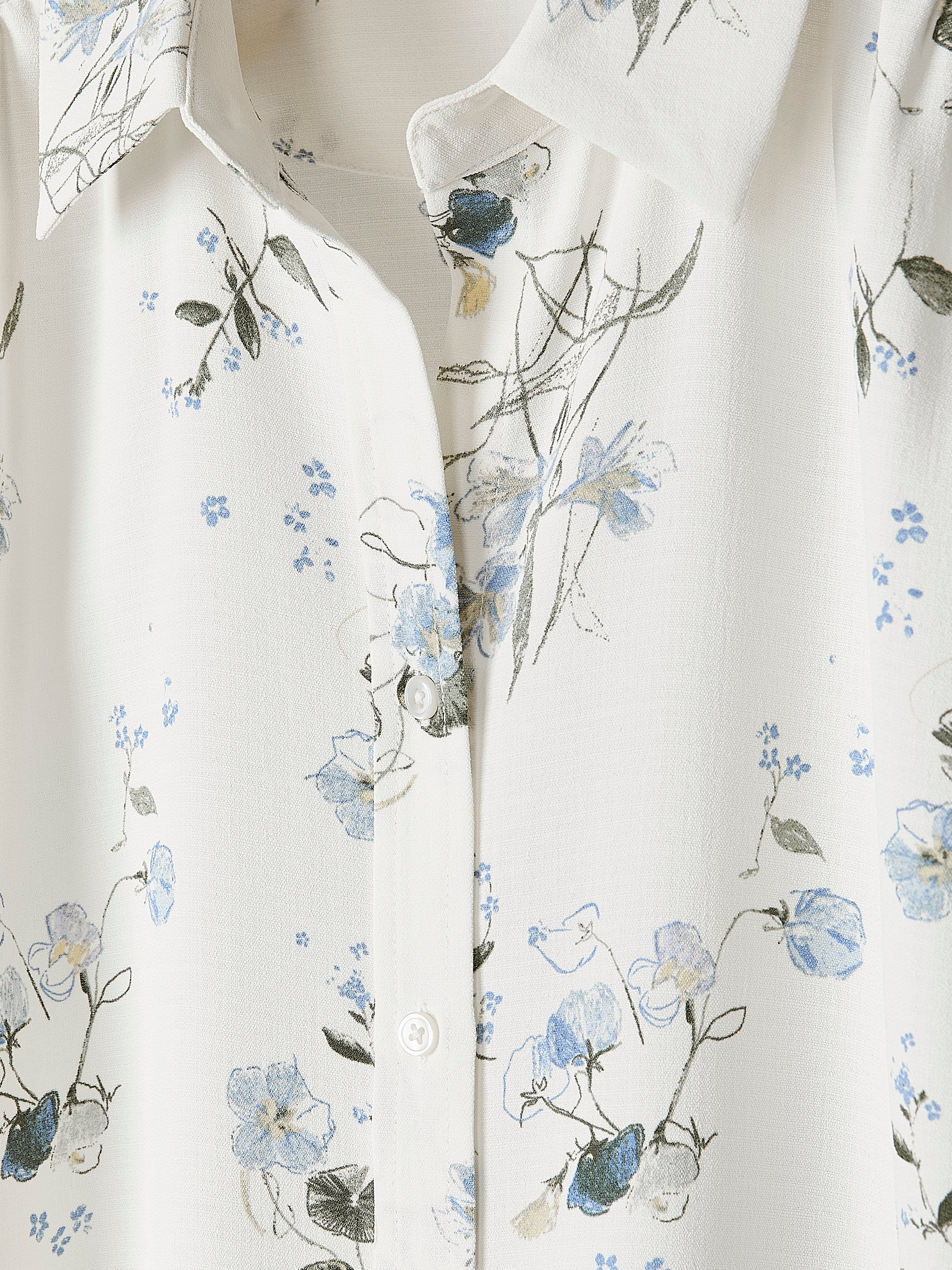Short-Sleeve Buttoned-Down Blouse - Image 5