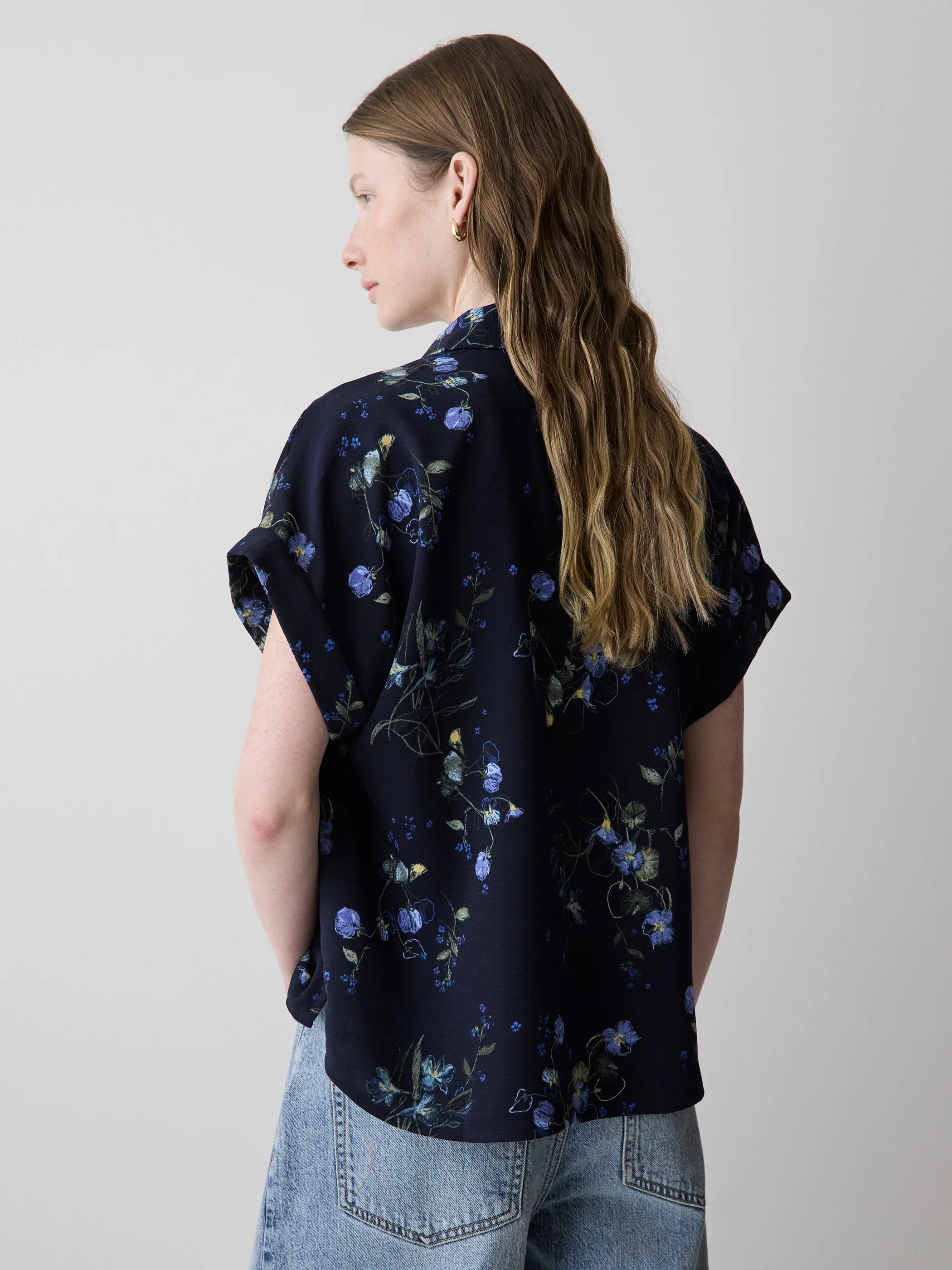 Short-Sleeve Buttoned-Down Blouse - Image 9