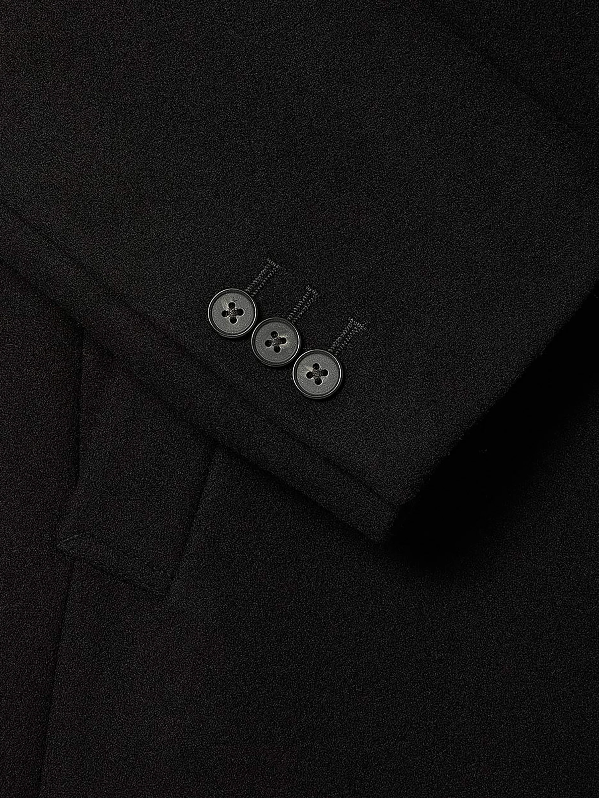 Classic Wool Coat with Tailored Collar - Image 5