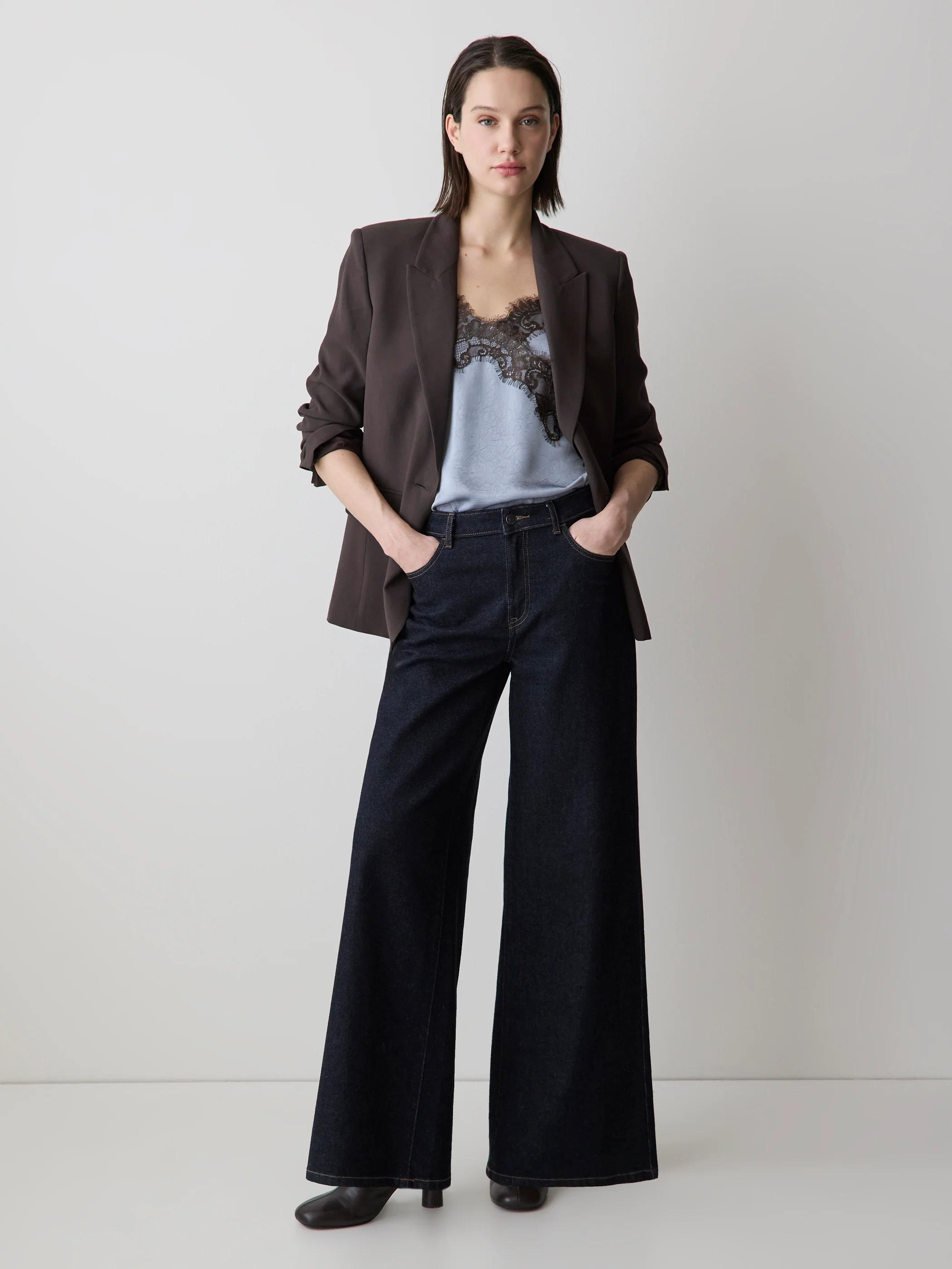 Dark-Wash High-Rise Ultra-Wide-Leg Jeans - Image 3