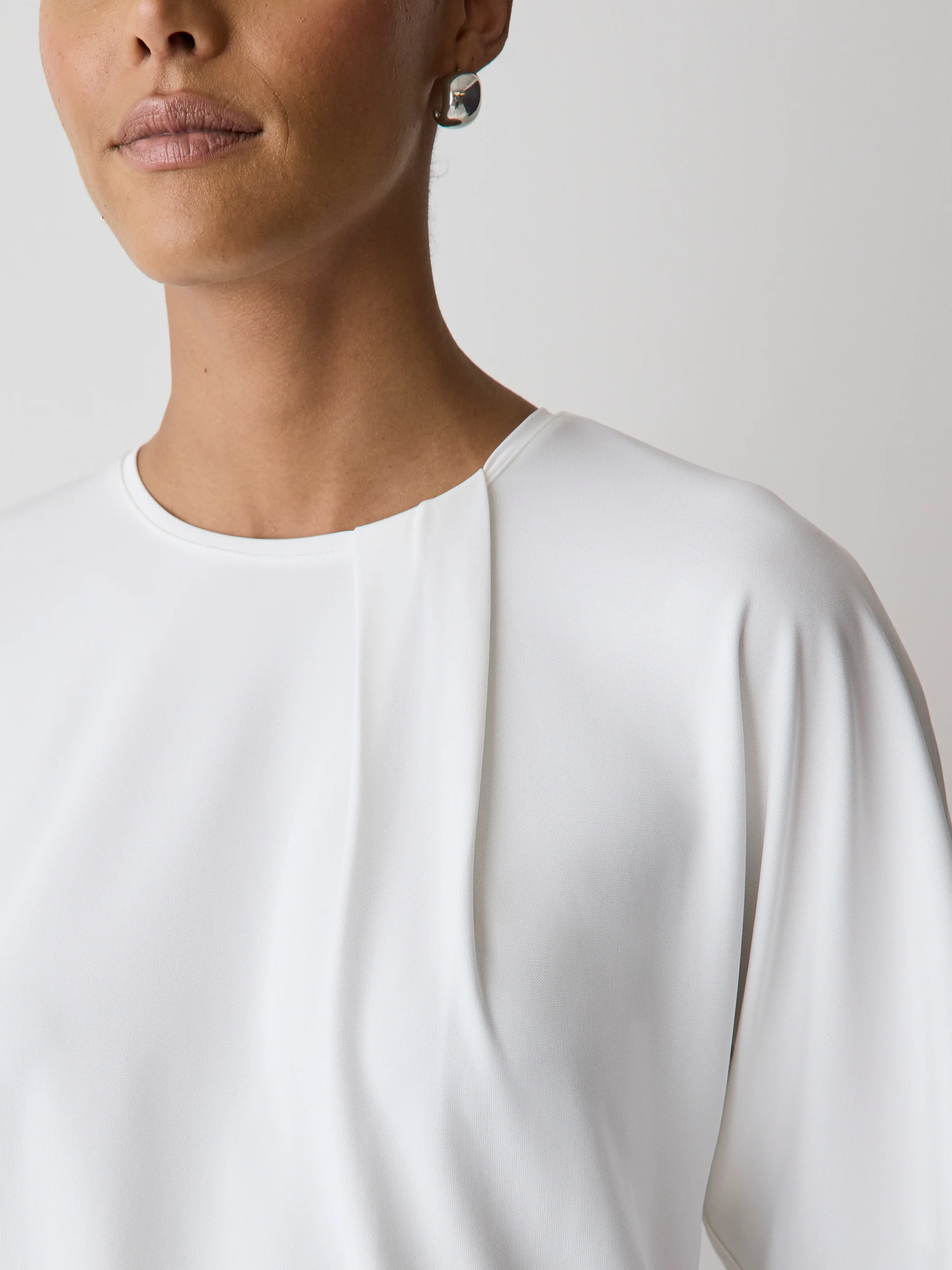 Short-Sleeve Crew-Neck Top with Pleated Detail - Image 8