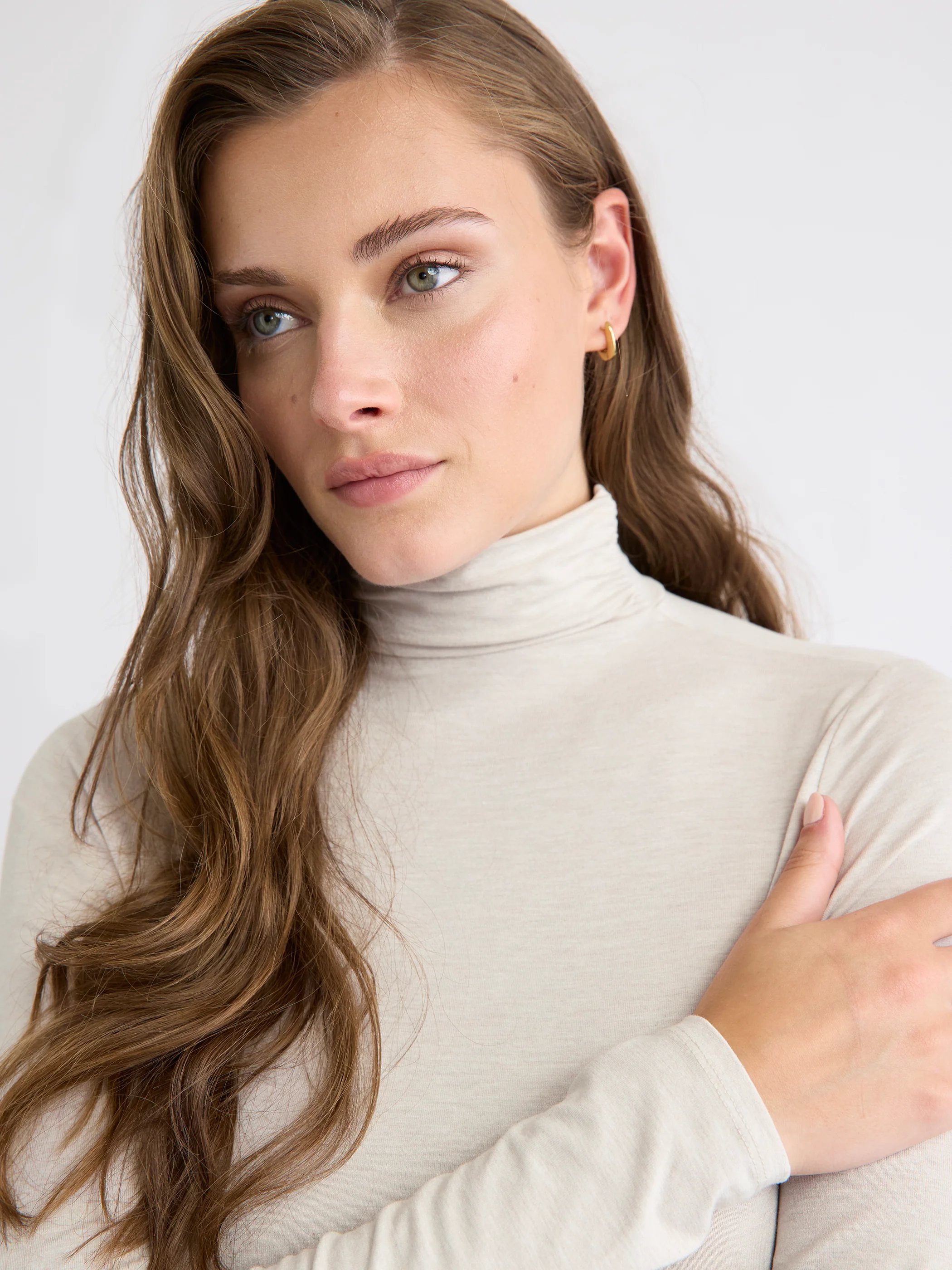 Fitted Long-Sleeve Mock-Neck Tee - Image 24