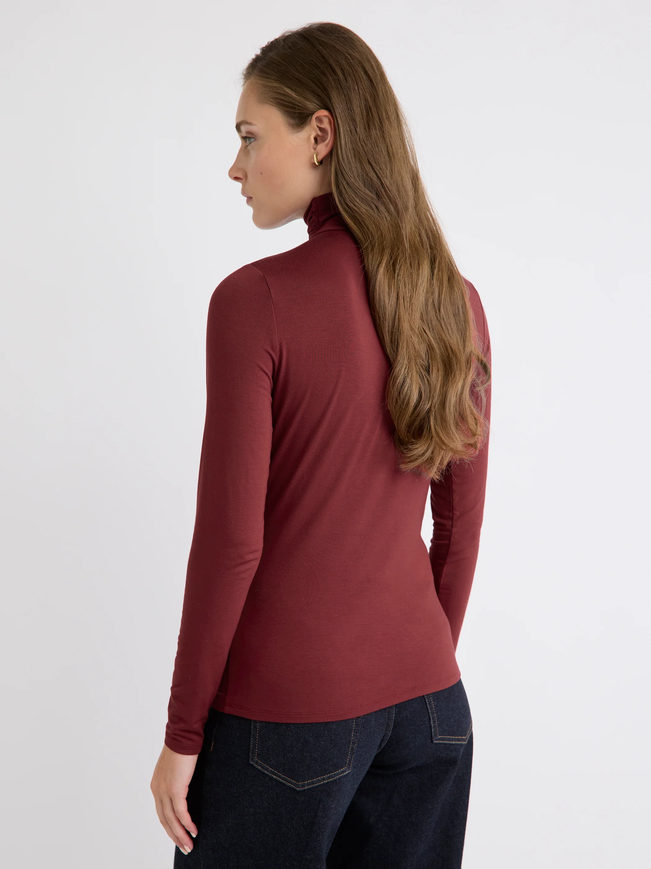 Fitted Long-Sleeve Mock-Neck Tee - Image 31