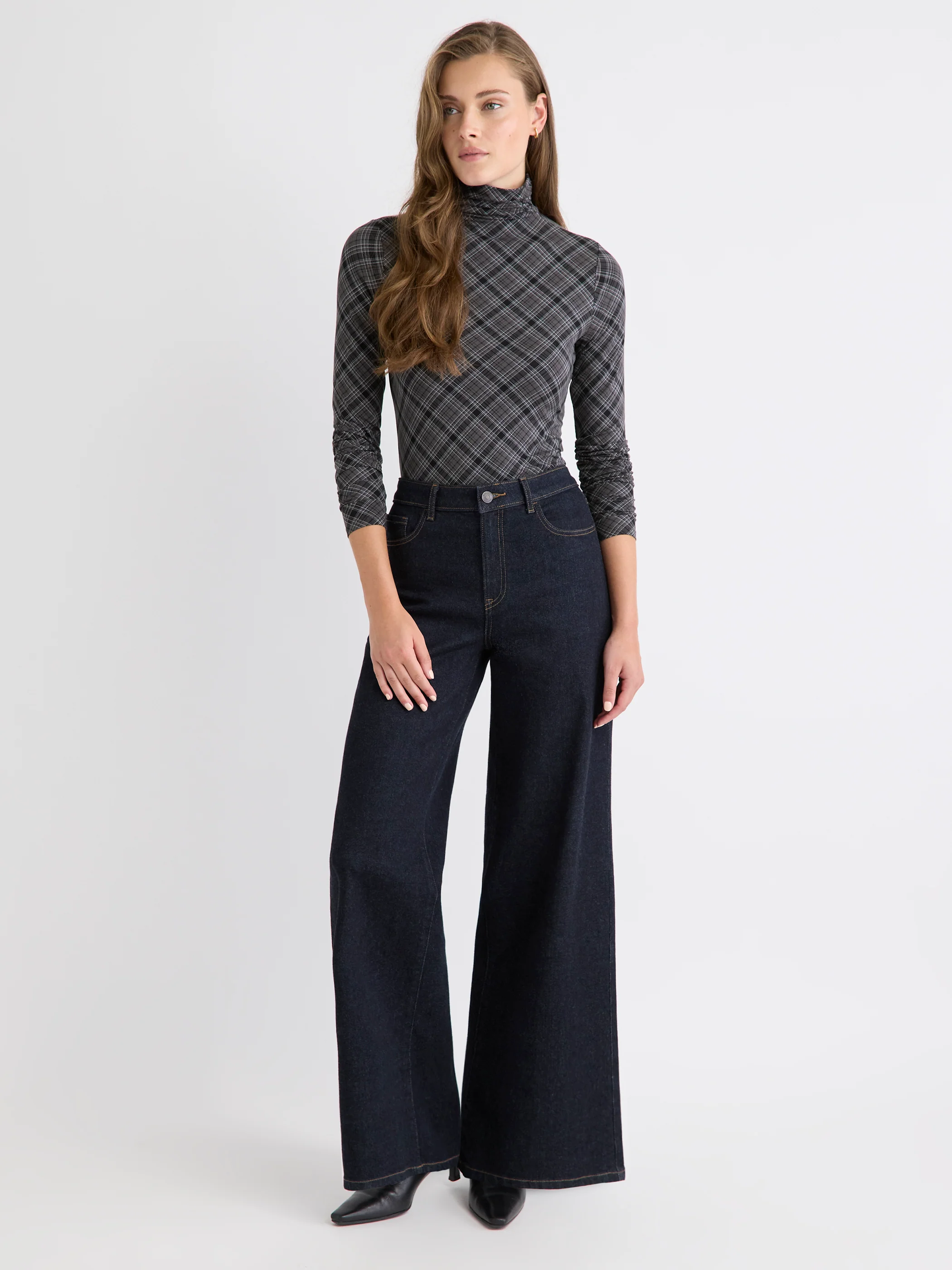 Fitted Long-Sleeve Mock-Neck Tee - Image 8