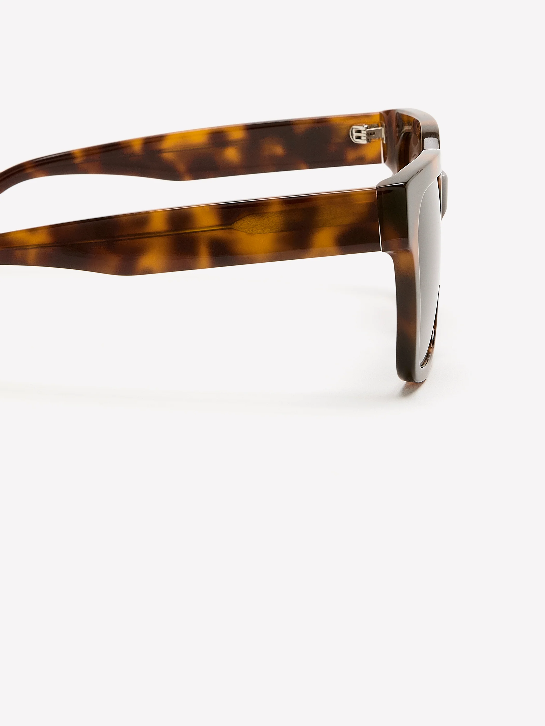 Square Tortoise Sunglasses - Image 3