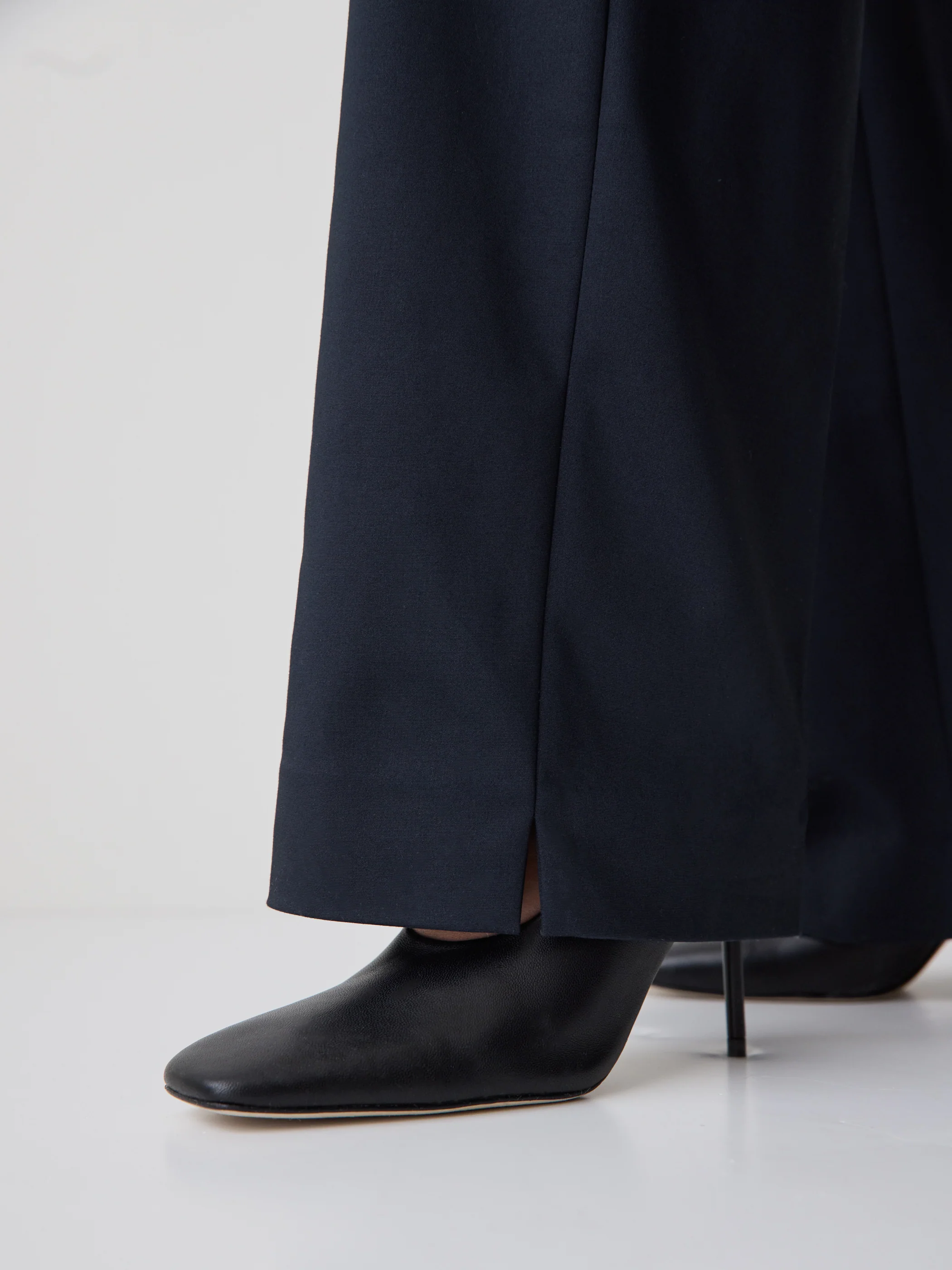 Limitless High-Rise Wide-Leg Signature Fit Pant - Image 10