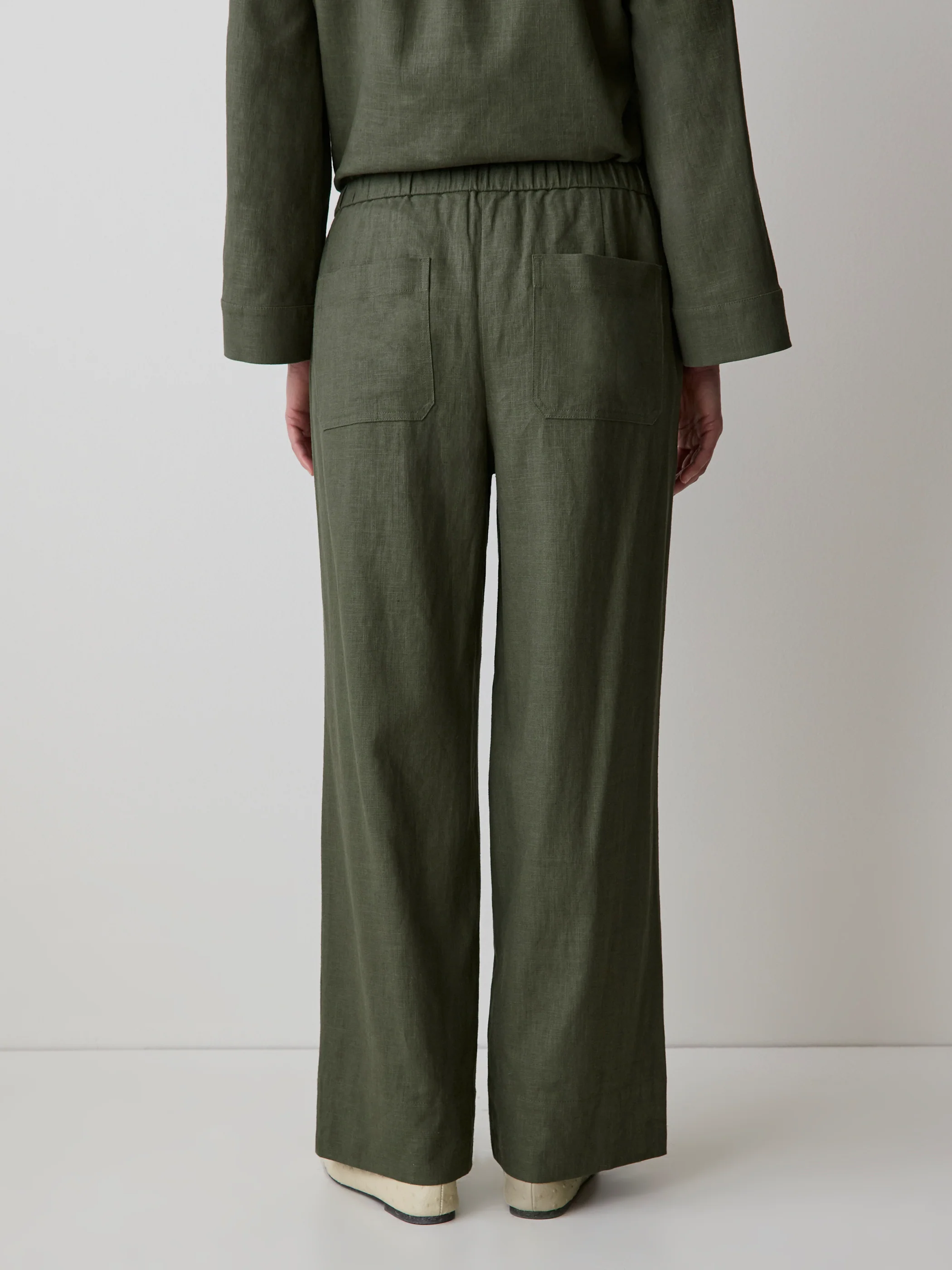 Linen Mid-Rise Straight-Leg Pant - Image 3