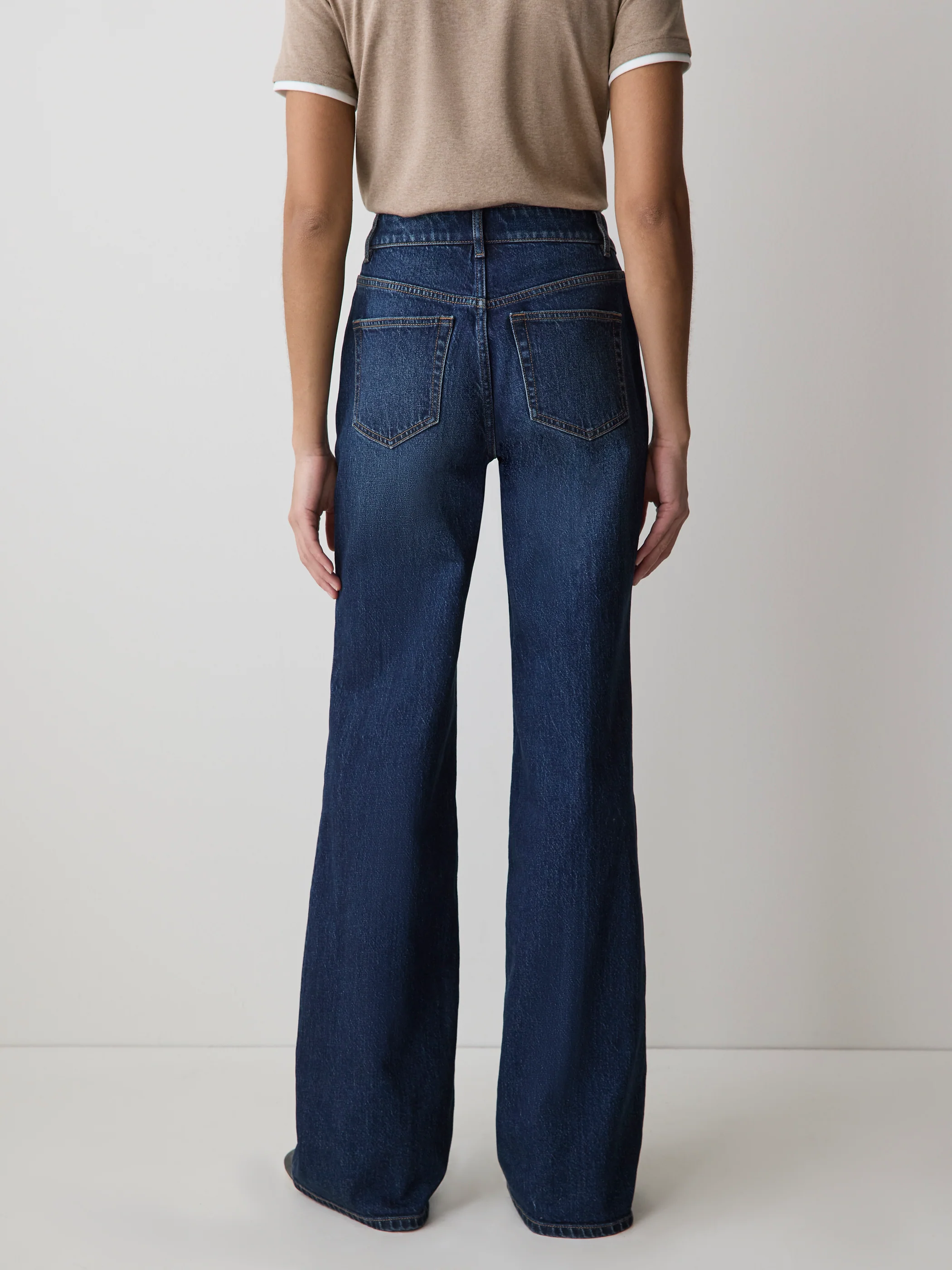 High-Rise Wide-Leg Jeans - Image 3