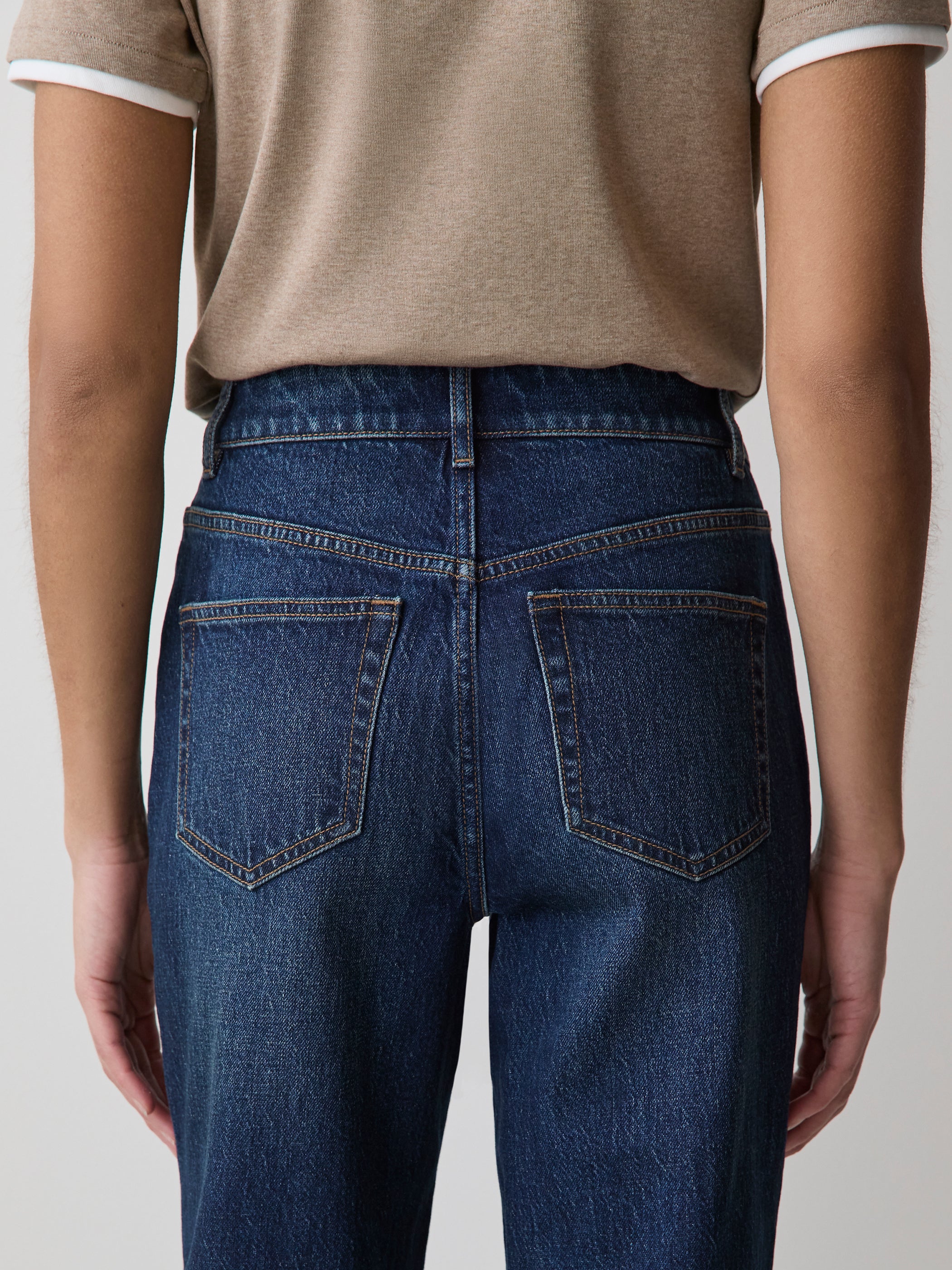 High-Rise Wide-Leg Jeans - Image 4