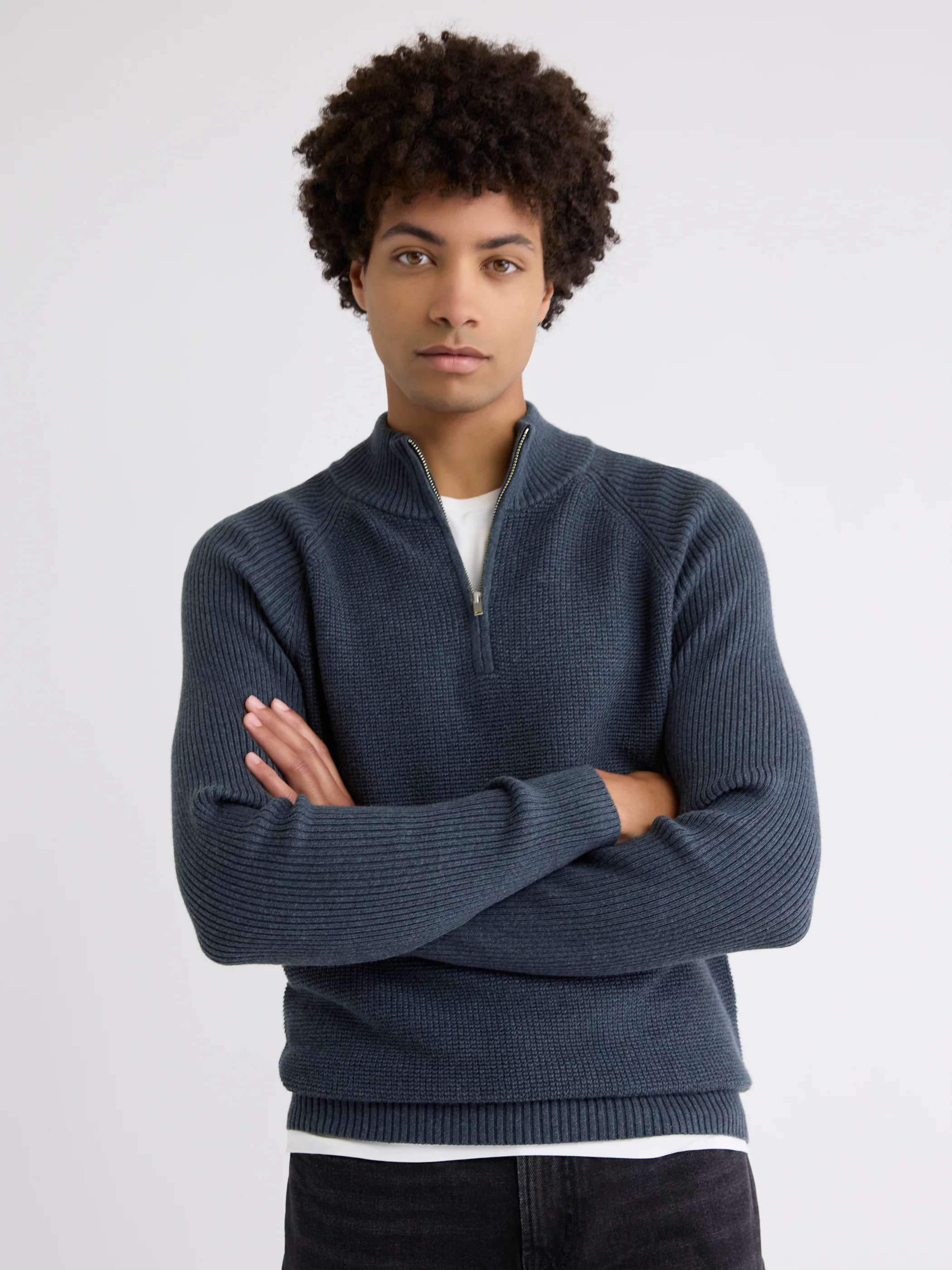 Long-Sleeve Quarter-Zip Mock-Neck Sweater - Image 19