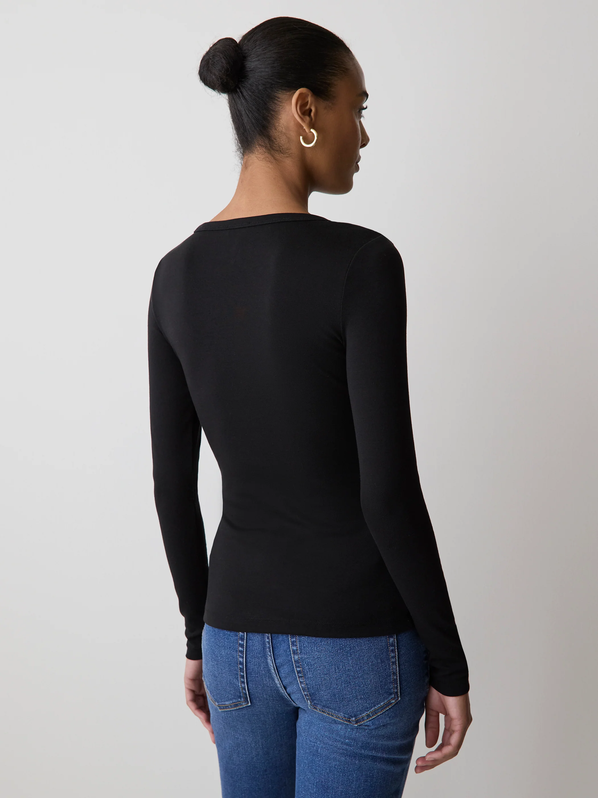 Luxe Knit Long-Sleeve Crew-Neck Fitted Ribbed Tee - Image 3