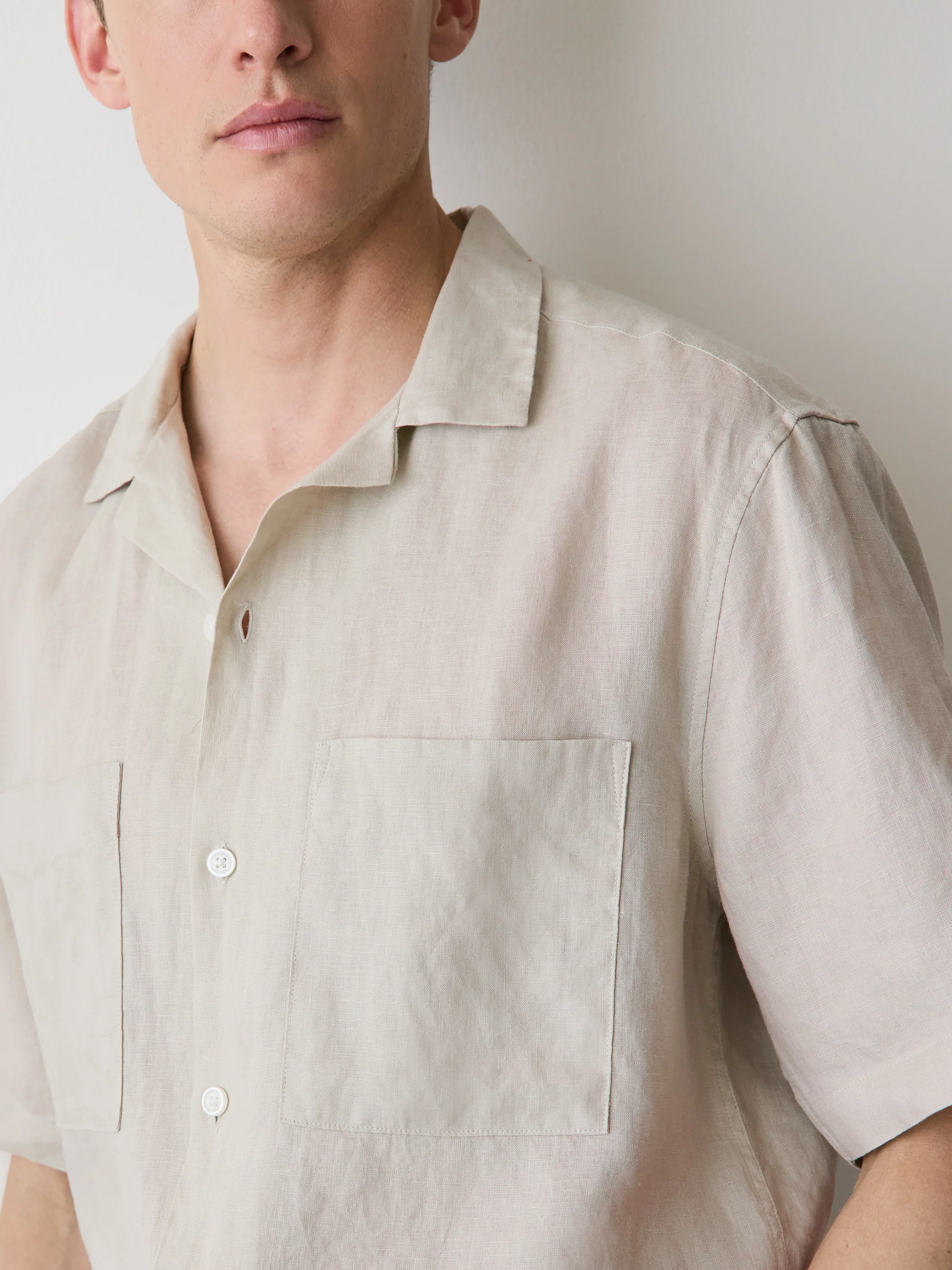 Short-Sleeve Linen Shirt with Camp Collar - Image 9