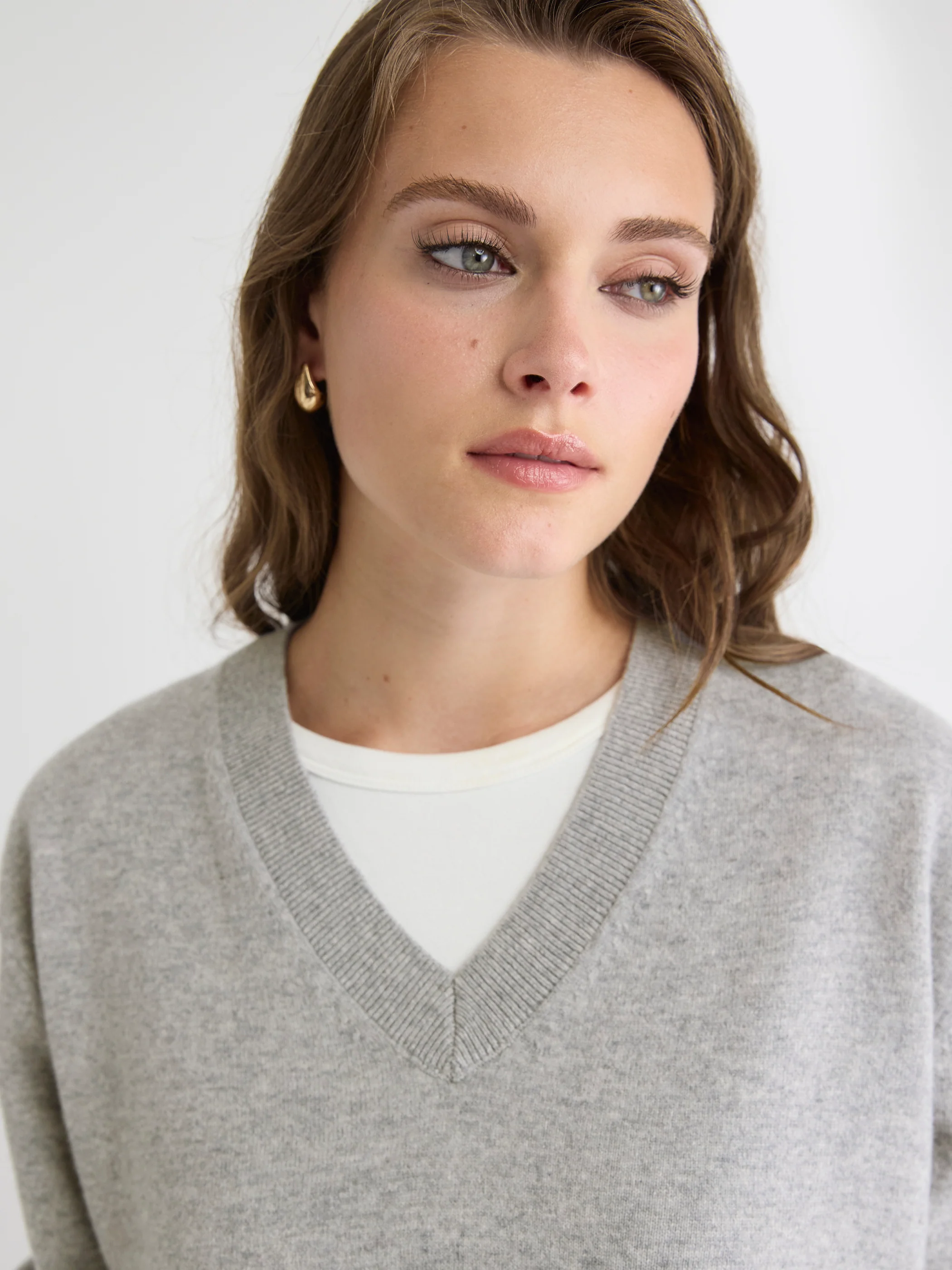 Merino Wool V-Neck Drop Shoulder Sweater - Image 27