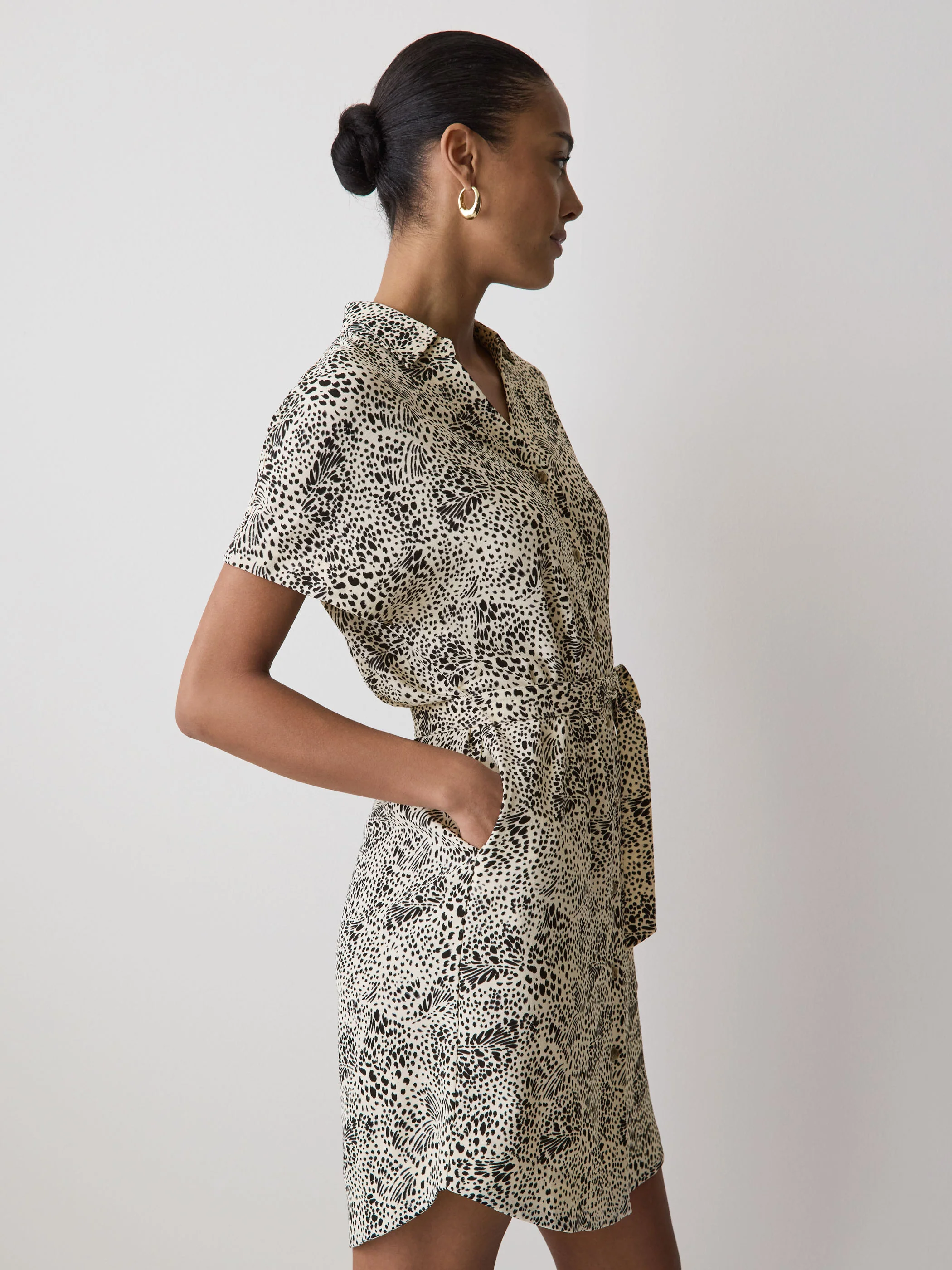 Short-Sleeve Buttoned-Down Midi Dress with Shirt Collar - Image 14