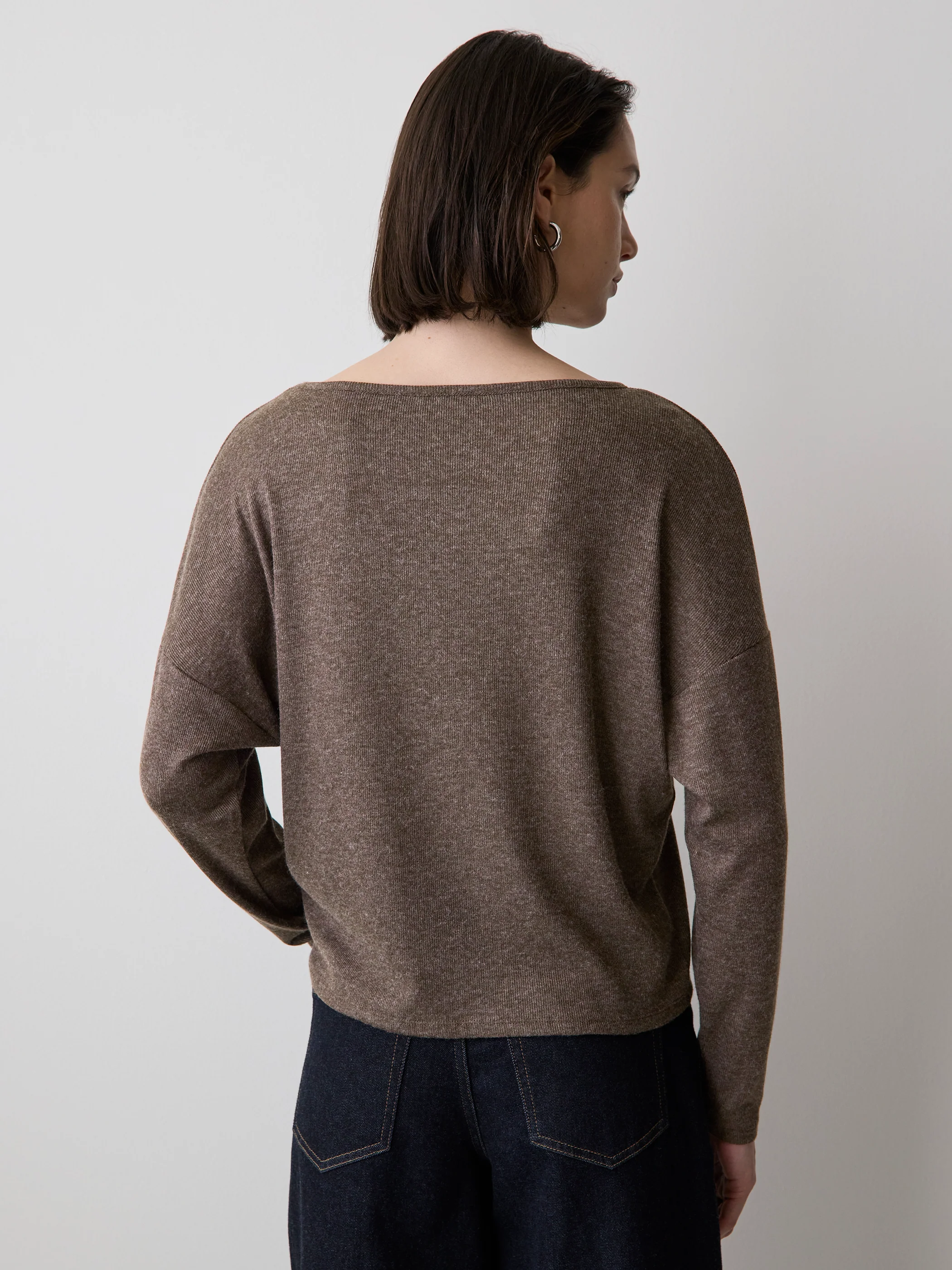 Long-Sleeve Crew-Neck Ribbed Top - Image 3