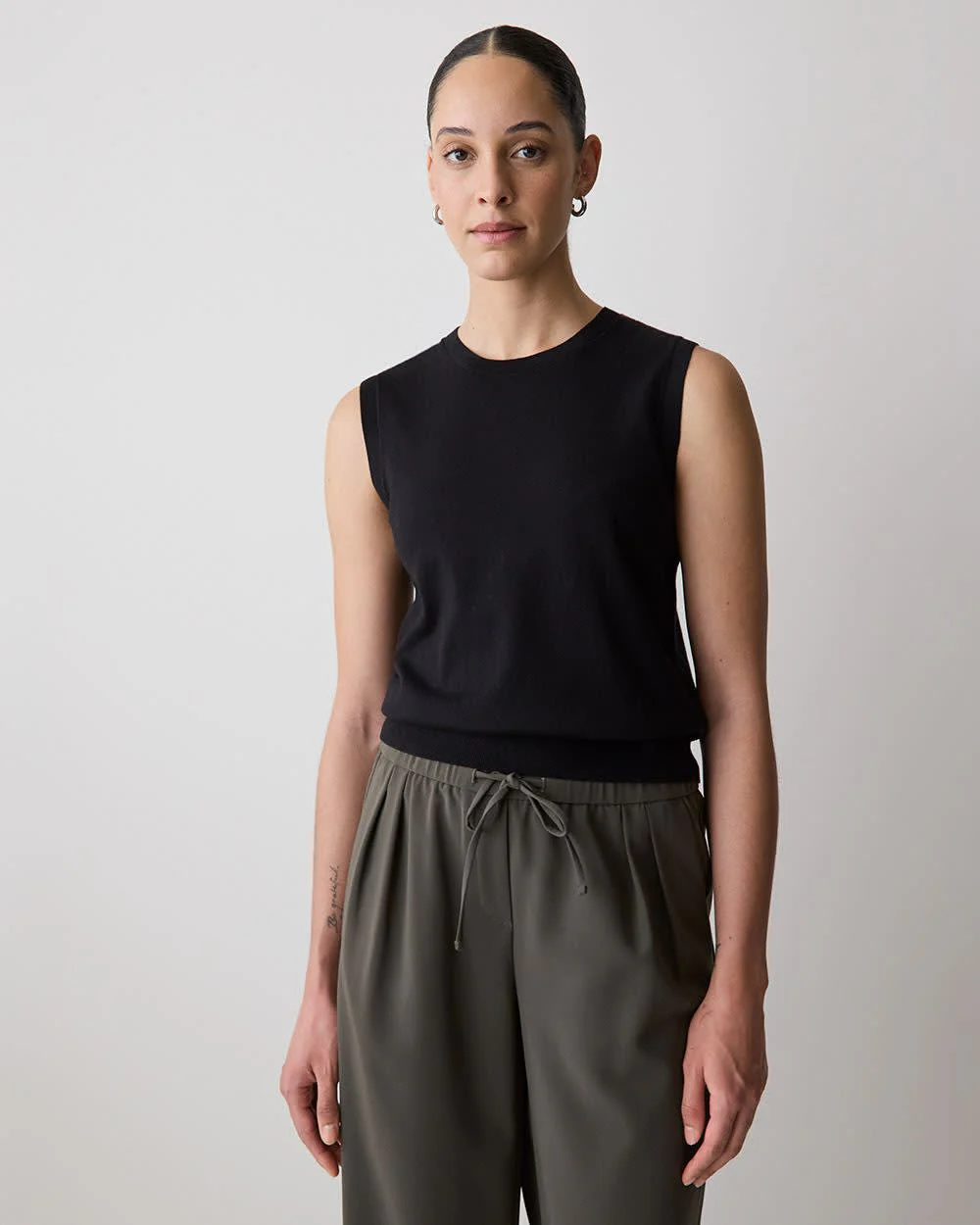 Sleeveless Scoop-Neck Sweater - Image 11