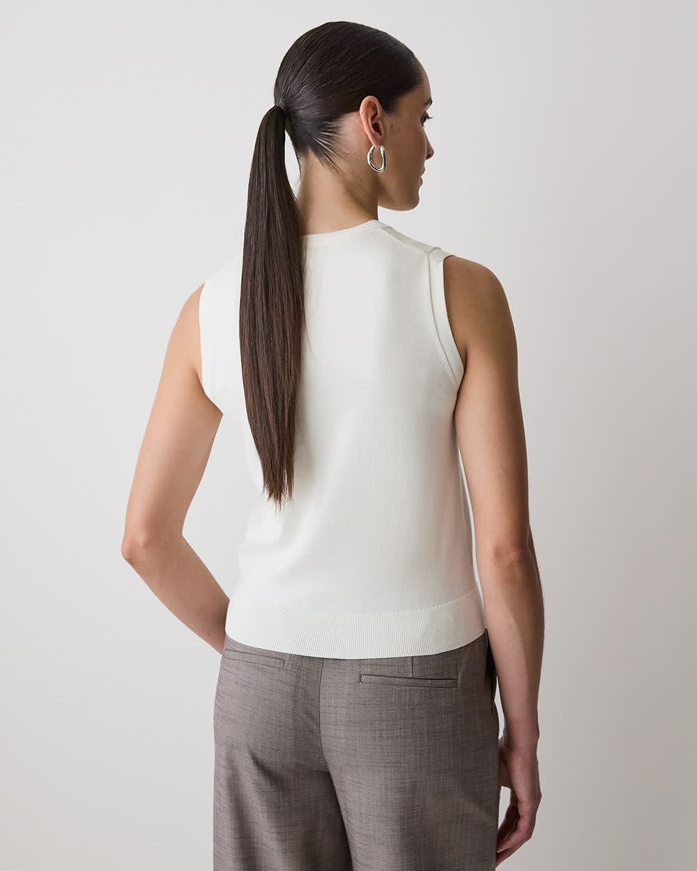 Sleeveless Scoop-Neck Sweater - Image 18
