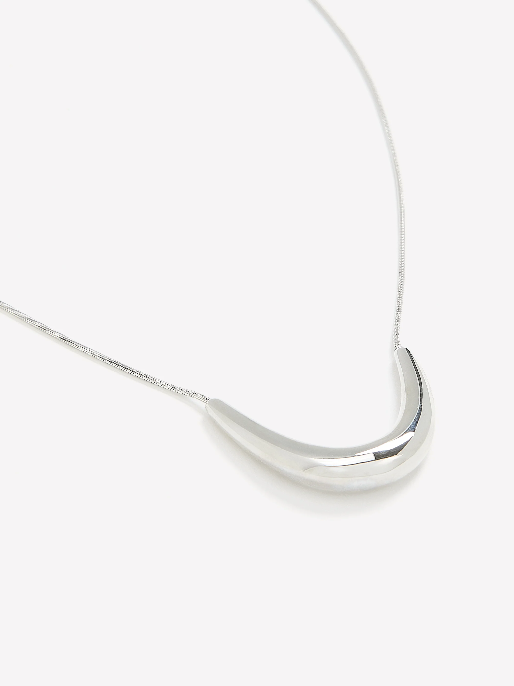 Short Necklace with Metal Pendant - Image 2