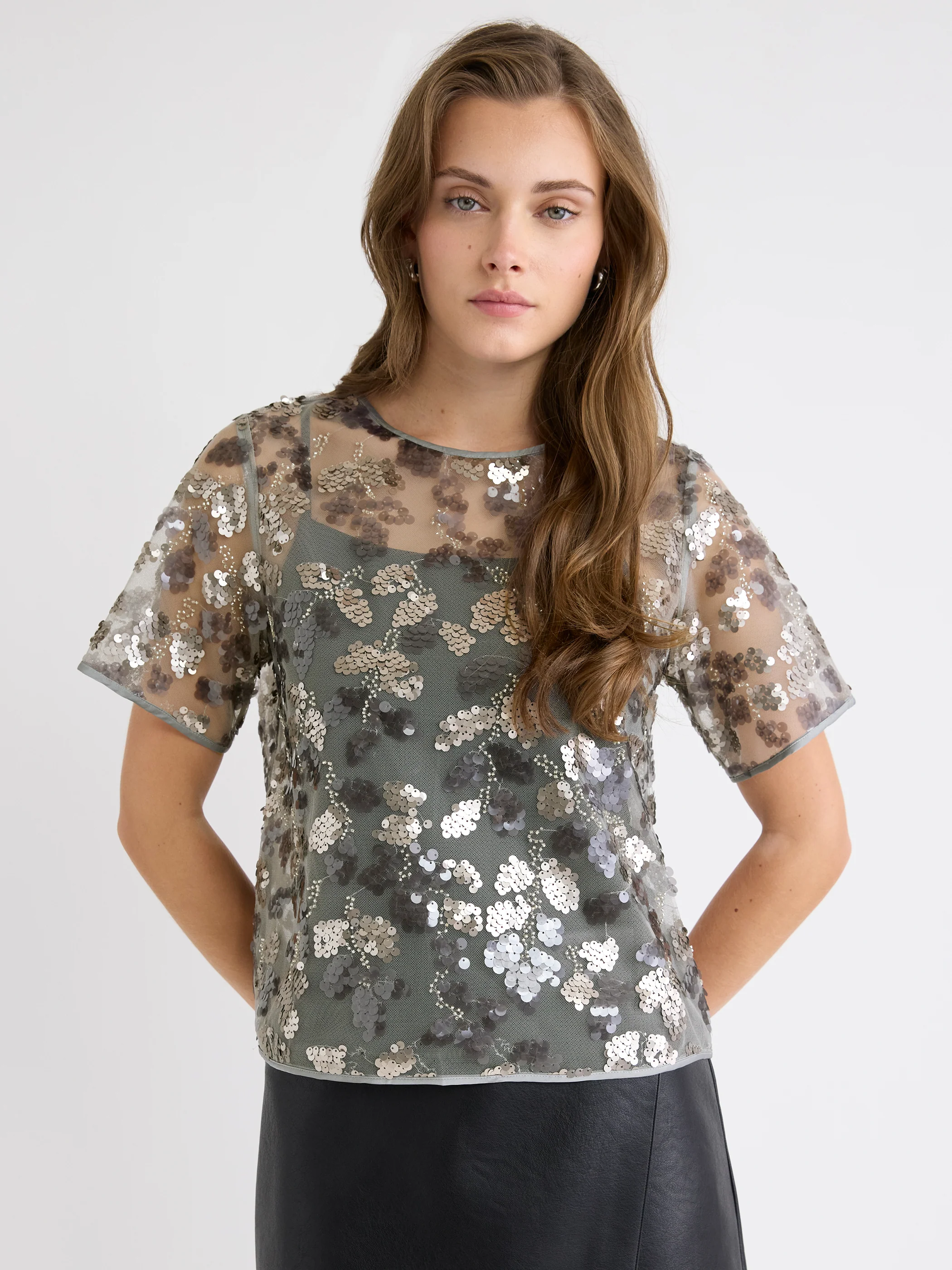 Short-Sleeve Crew-Neck Sequins Popover Blouse - Image 7