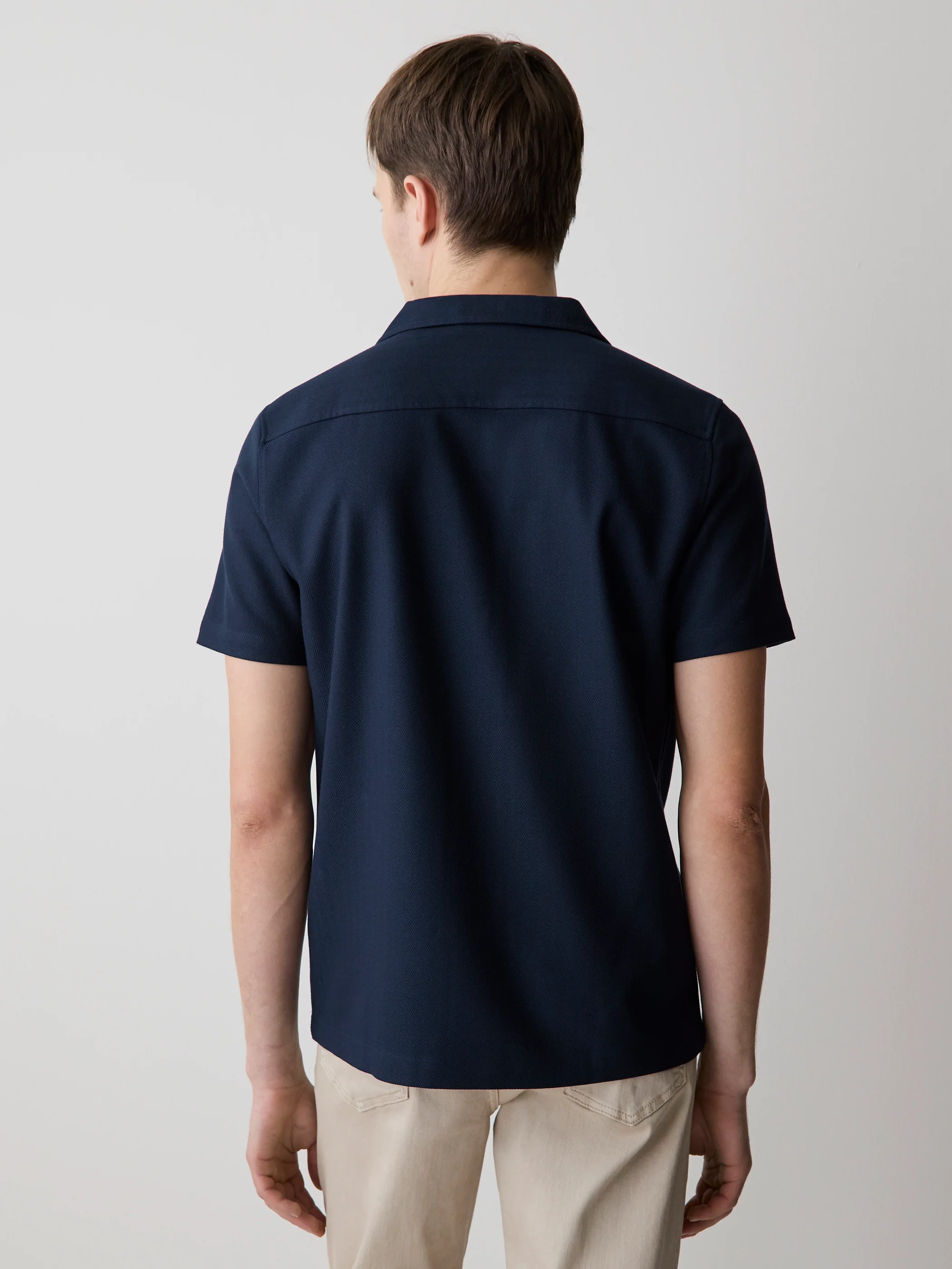 Short-Sleeve Herringbone Shirt with Camp Collar - Image 3