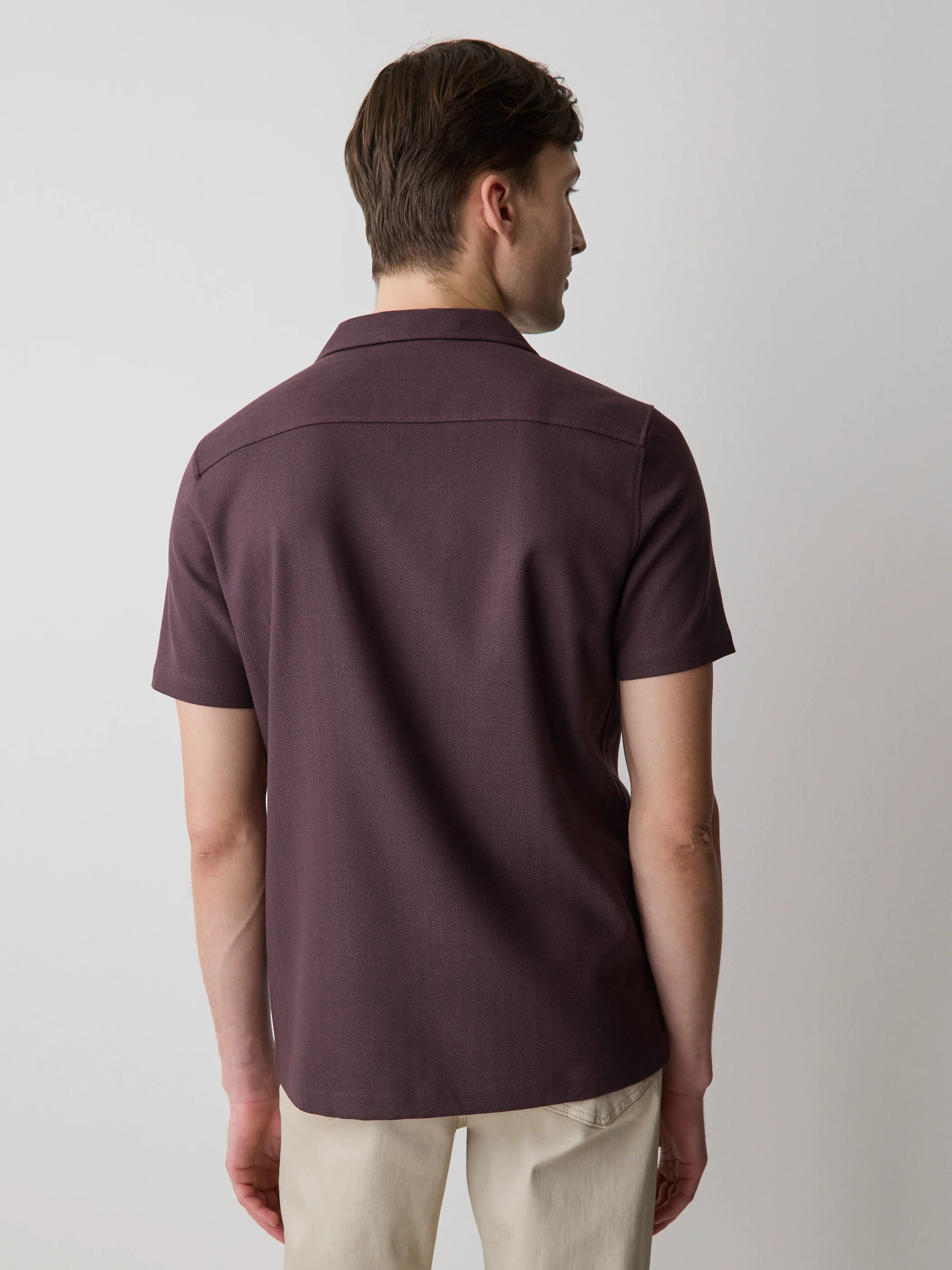 Short-Sleeve Herringbone Shirt with Camp Collar - Image 8