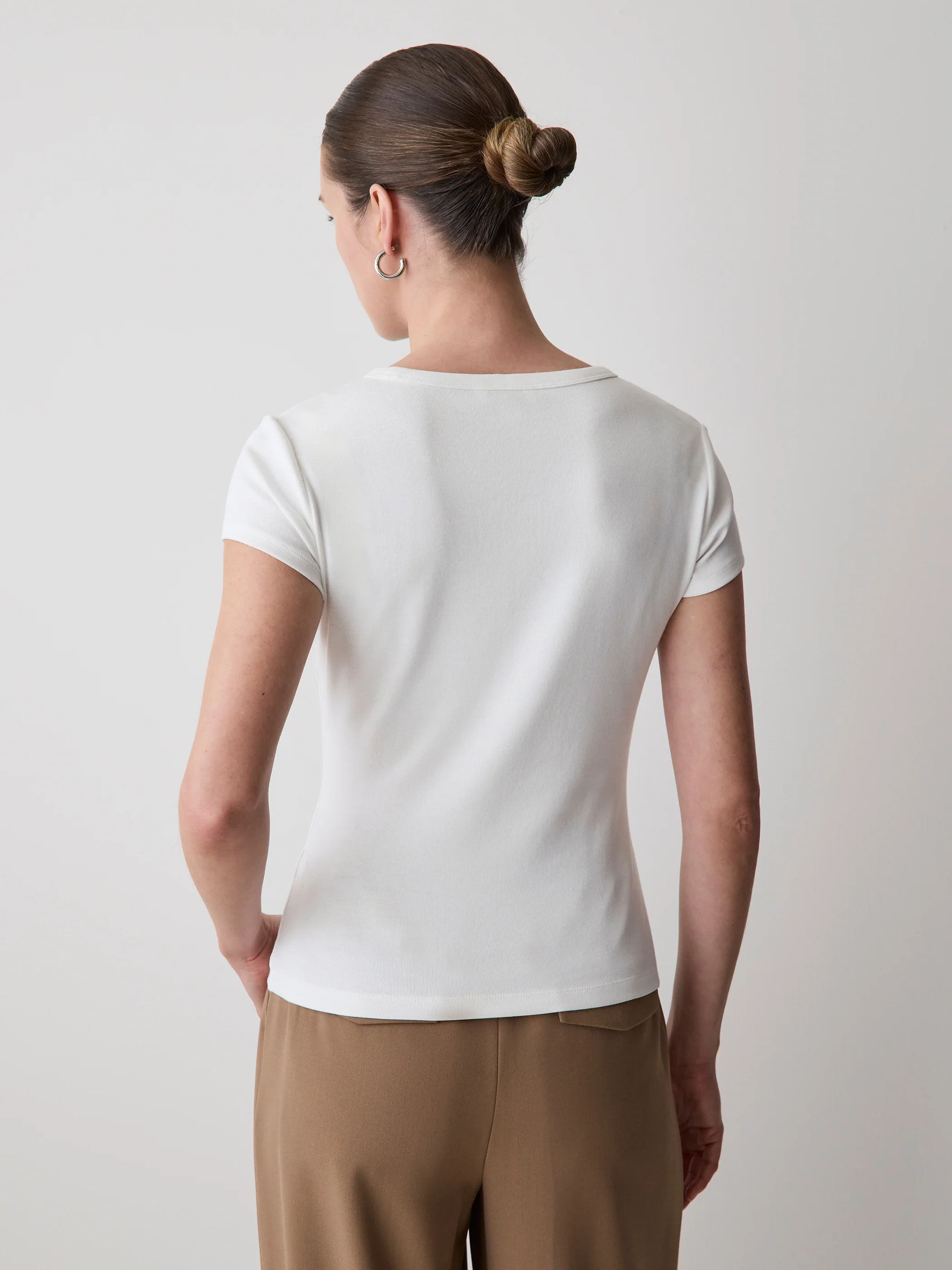 Short-Sleeve Crew-Neck Ribbed Basic Tee - Image 9
