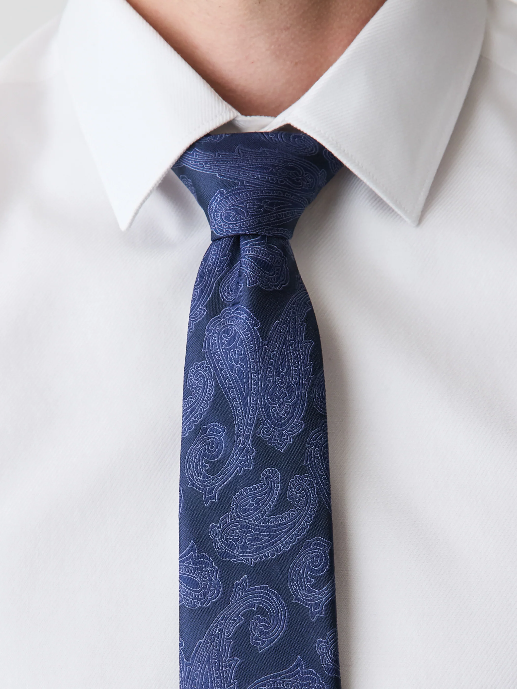 Skinny Tie with Paisley Pattern - Image 6