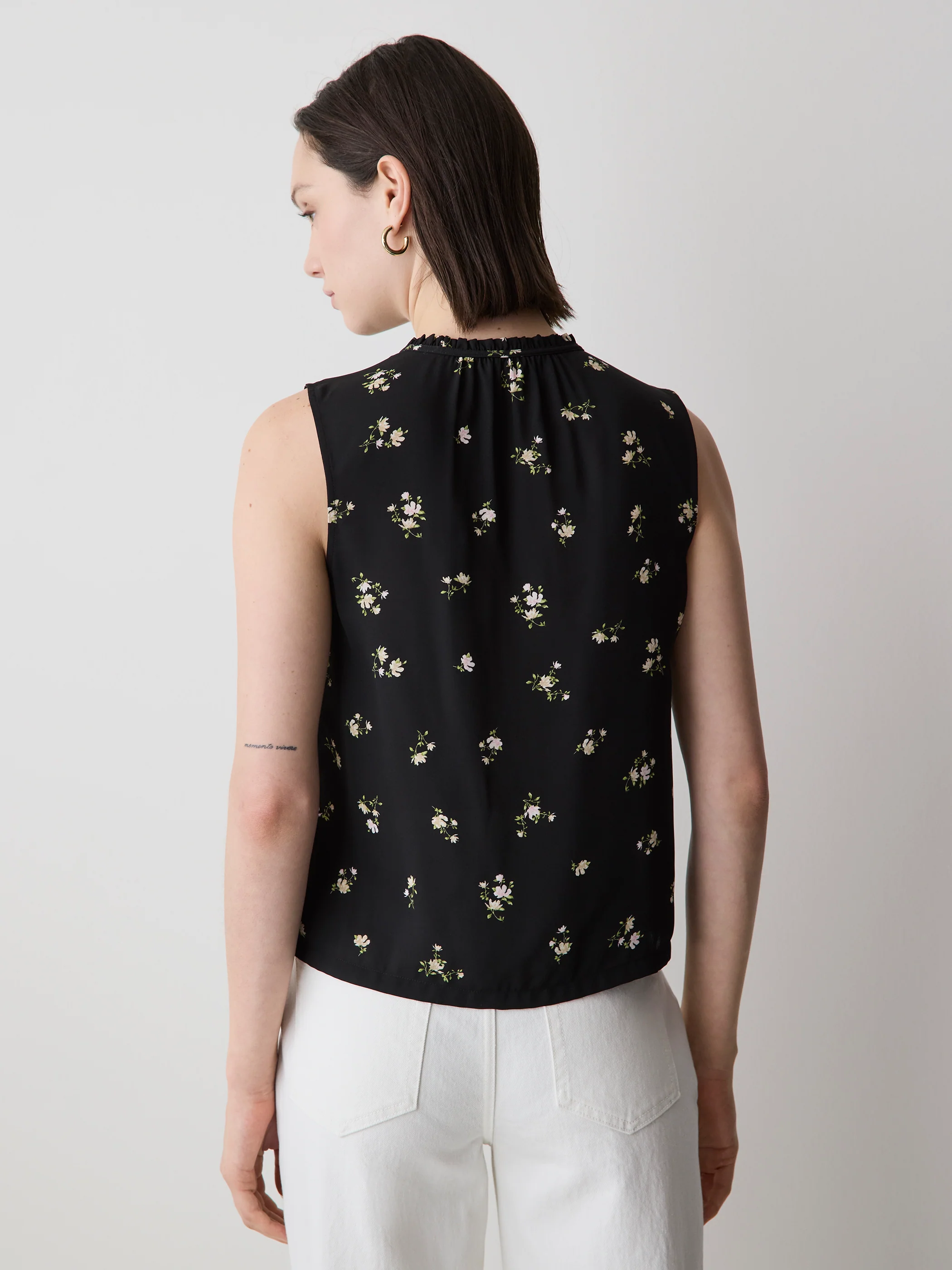 Sleeveless Buttoned-Down Blouse with Ruffled Trim - Image 21