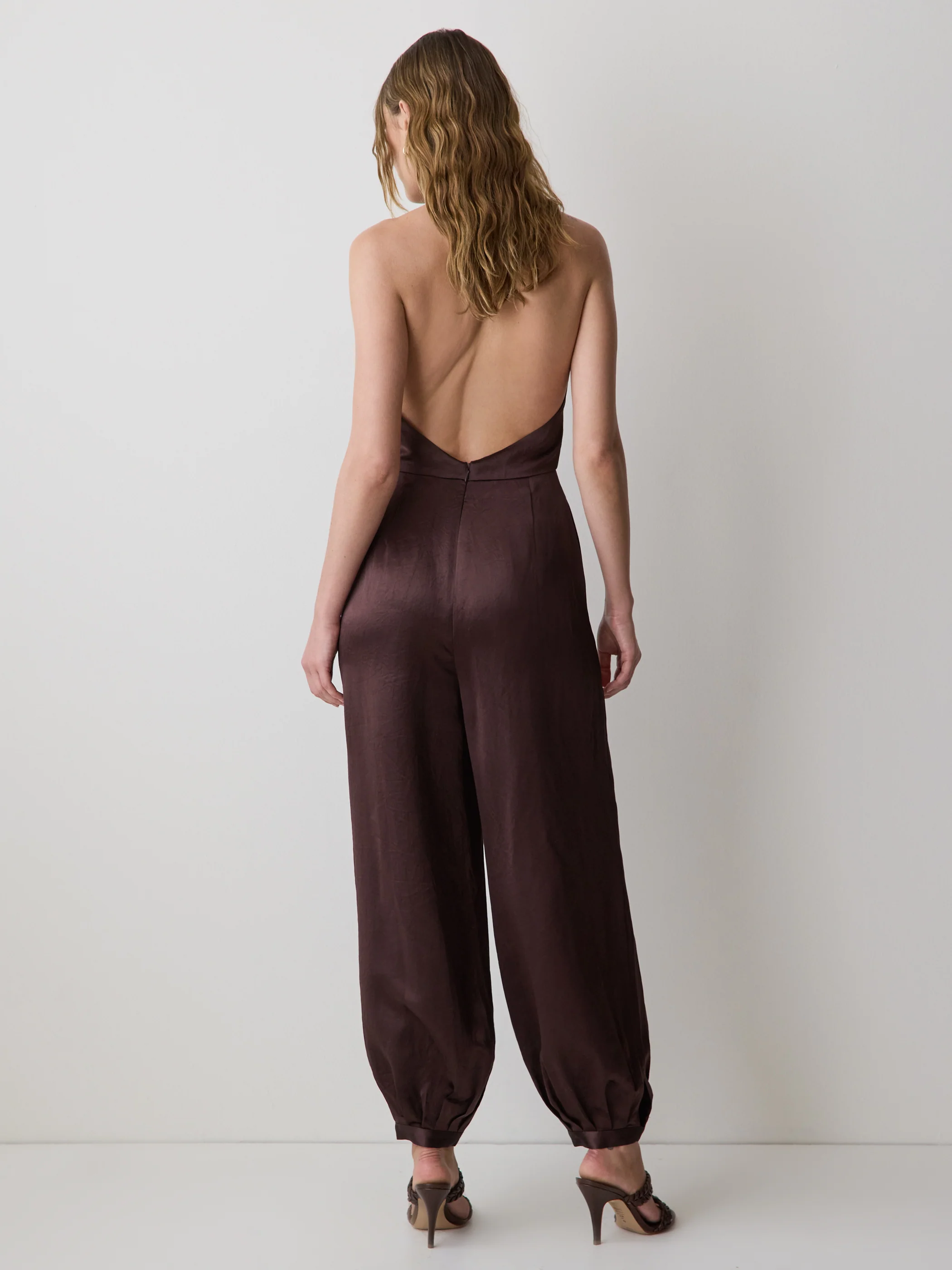 Sleeveless Wide-Leg Jumpsuit with Open Back - Image 3