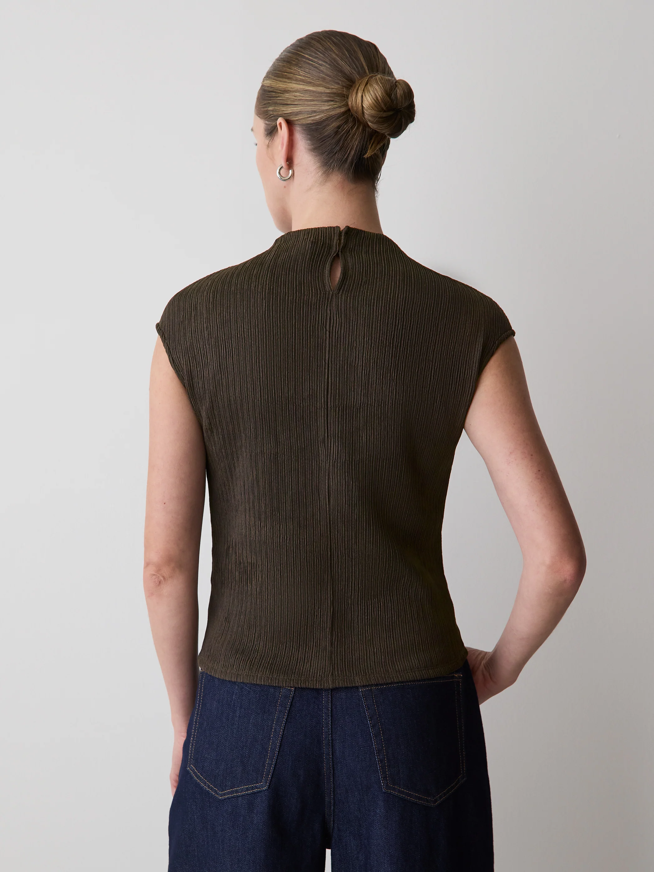 Sleeveless Funnel-Neck Textured Top - Image 8