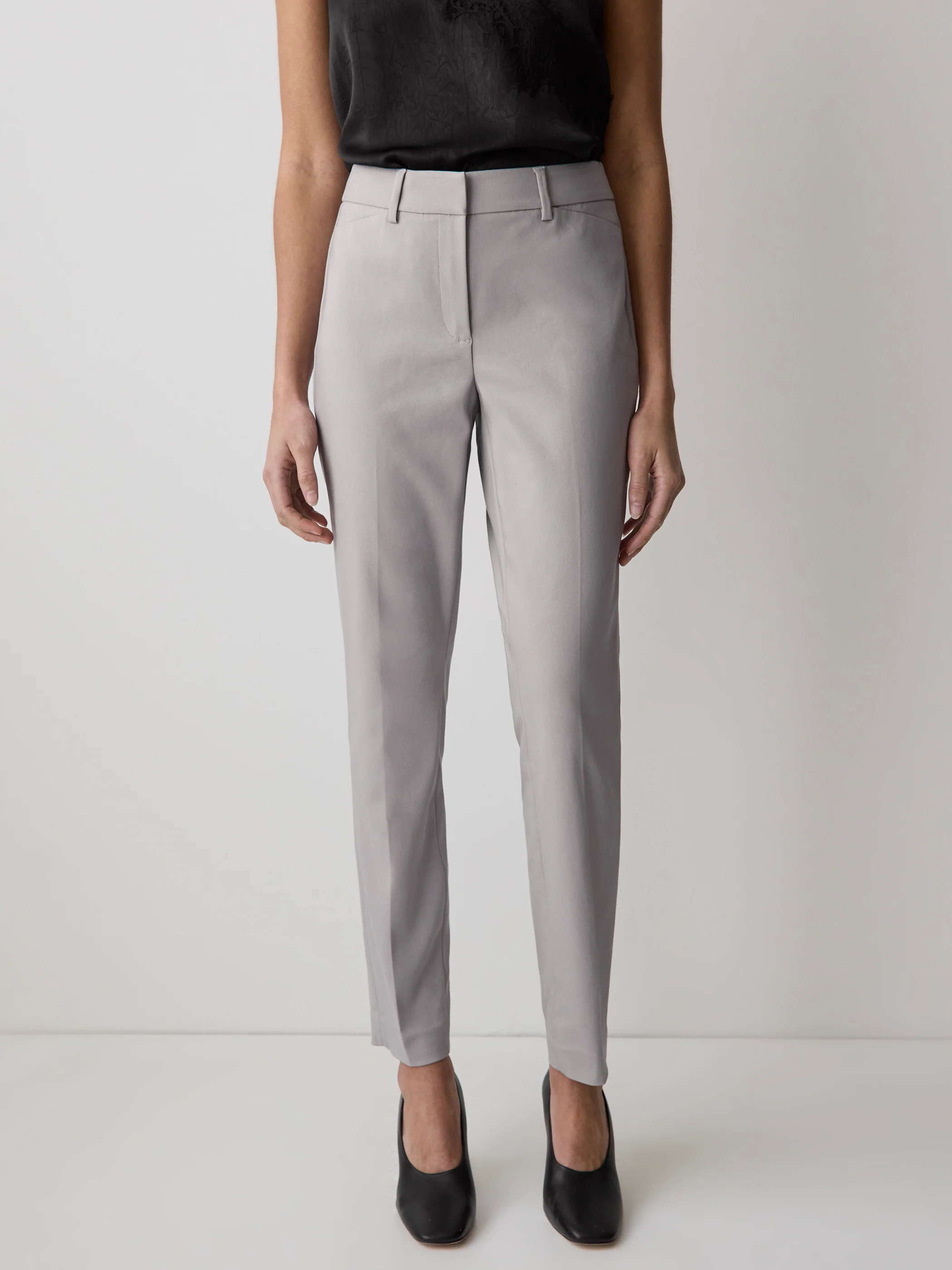 Limitless Mid-Rise Slim-Leg Curvy 7/8 Pant