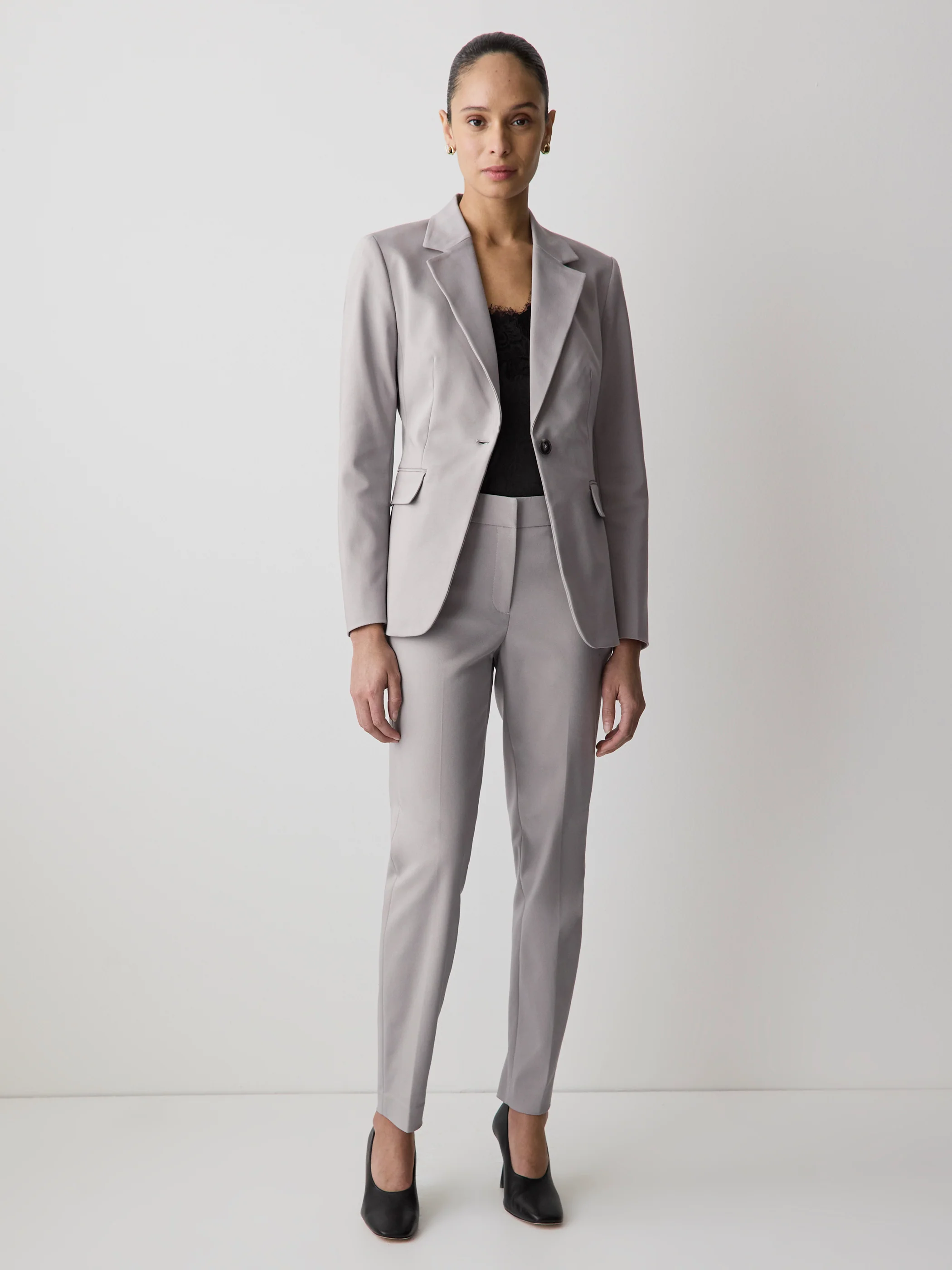 Limitless Mid-Rise Slim-Leg Signature Fit 7/8 Pant - Image 12