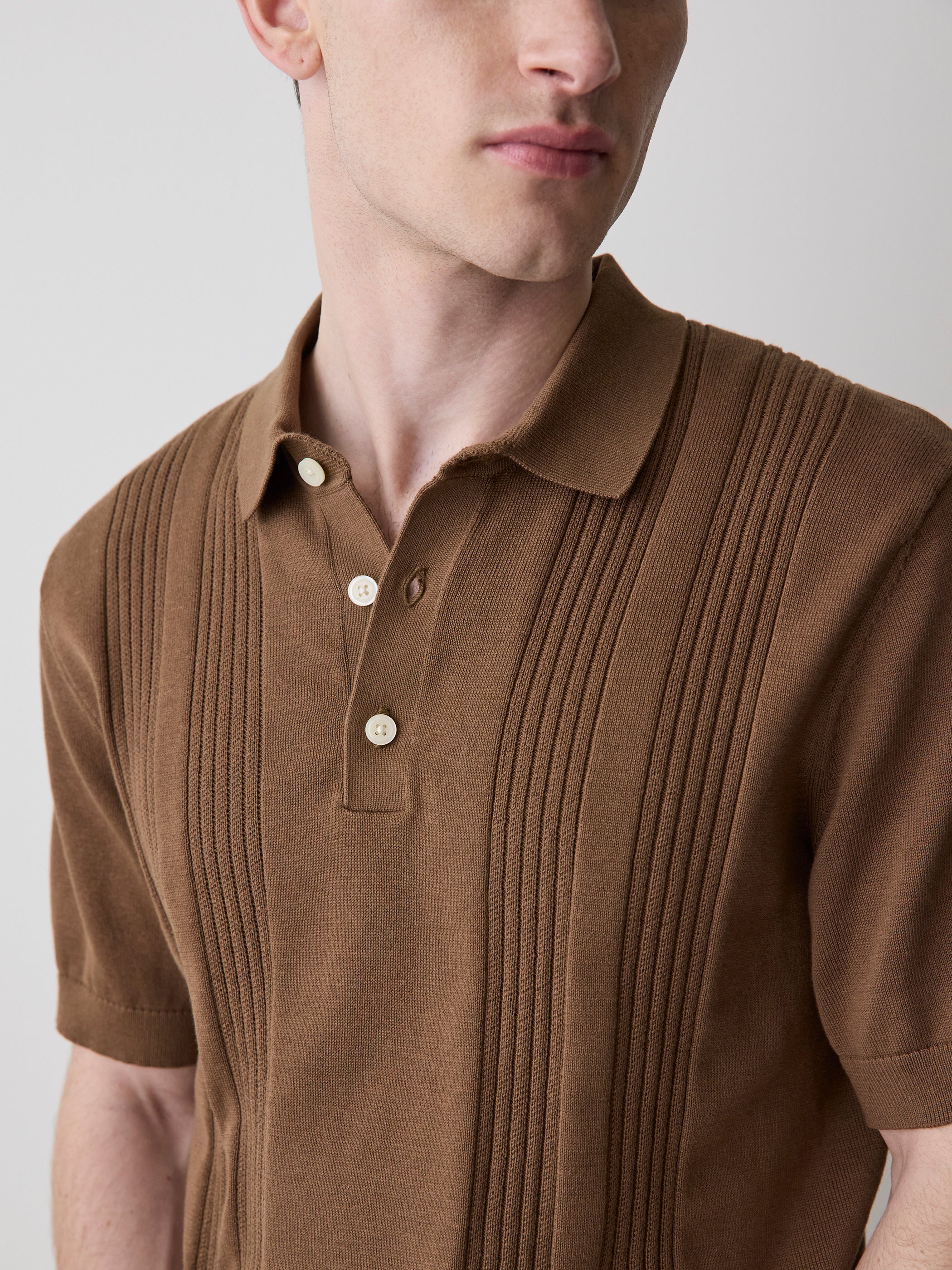 Short-Sleeve Cotton Polo with Vertical Stitches - Image 16