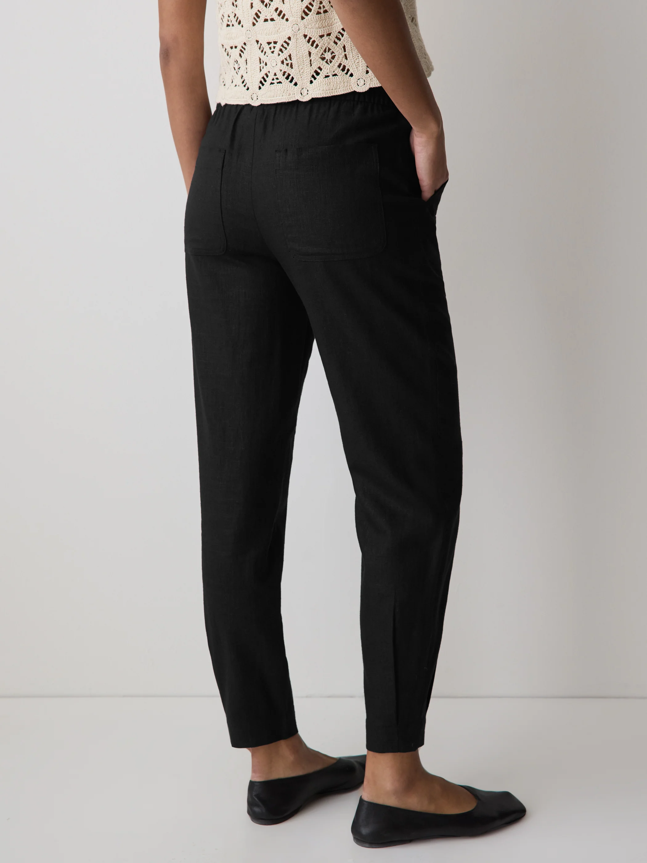 Linen Mid-Rise Tapered-Leg Jogger Pant - Image 9