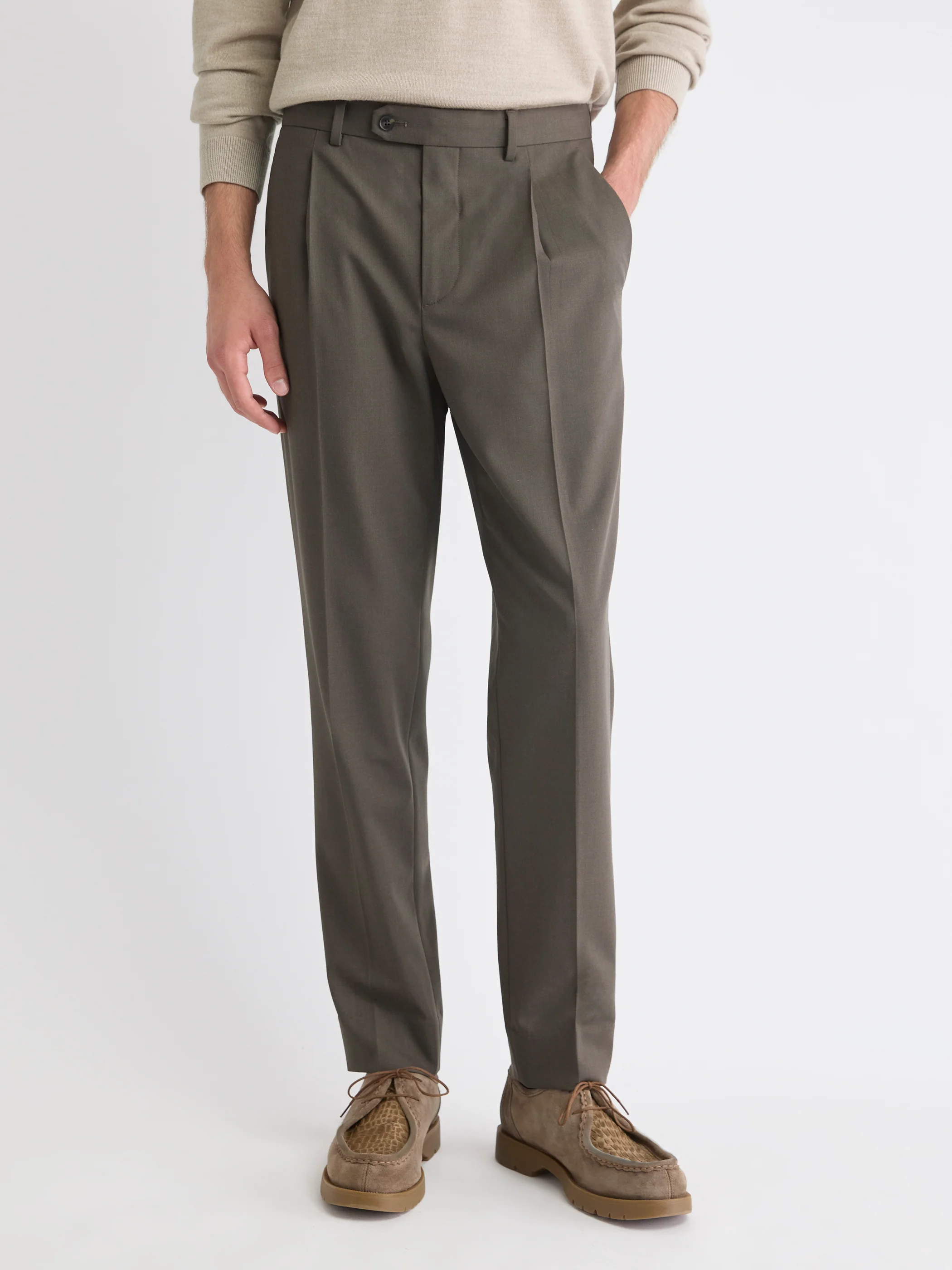 Wool-Blend Tapered-Leg Pleated Dress Pant - Image 7