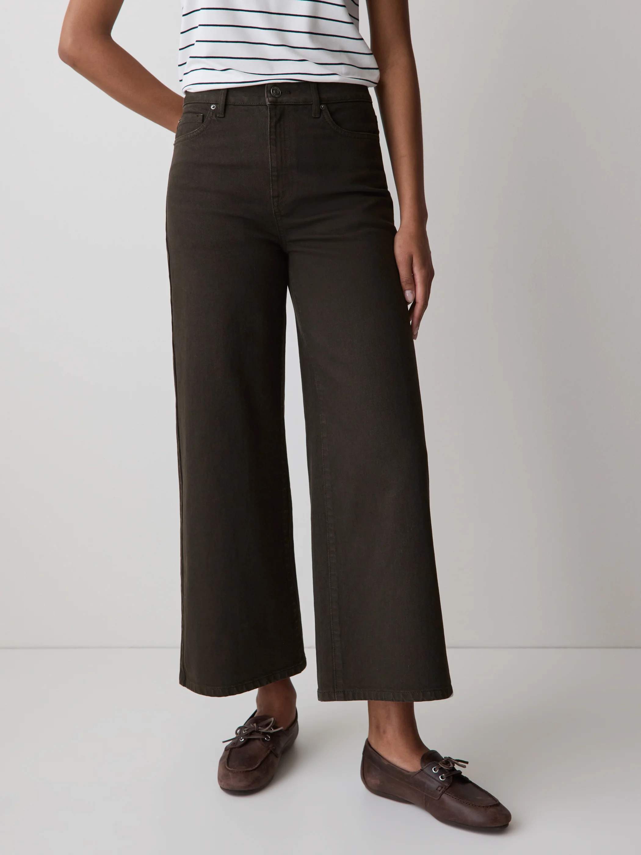 High-Rise Wide-Leg Cropped Jeans - Image 19