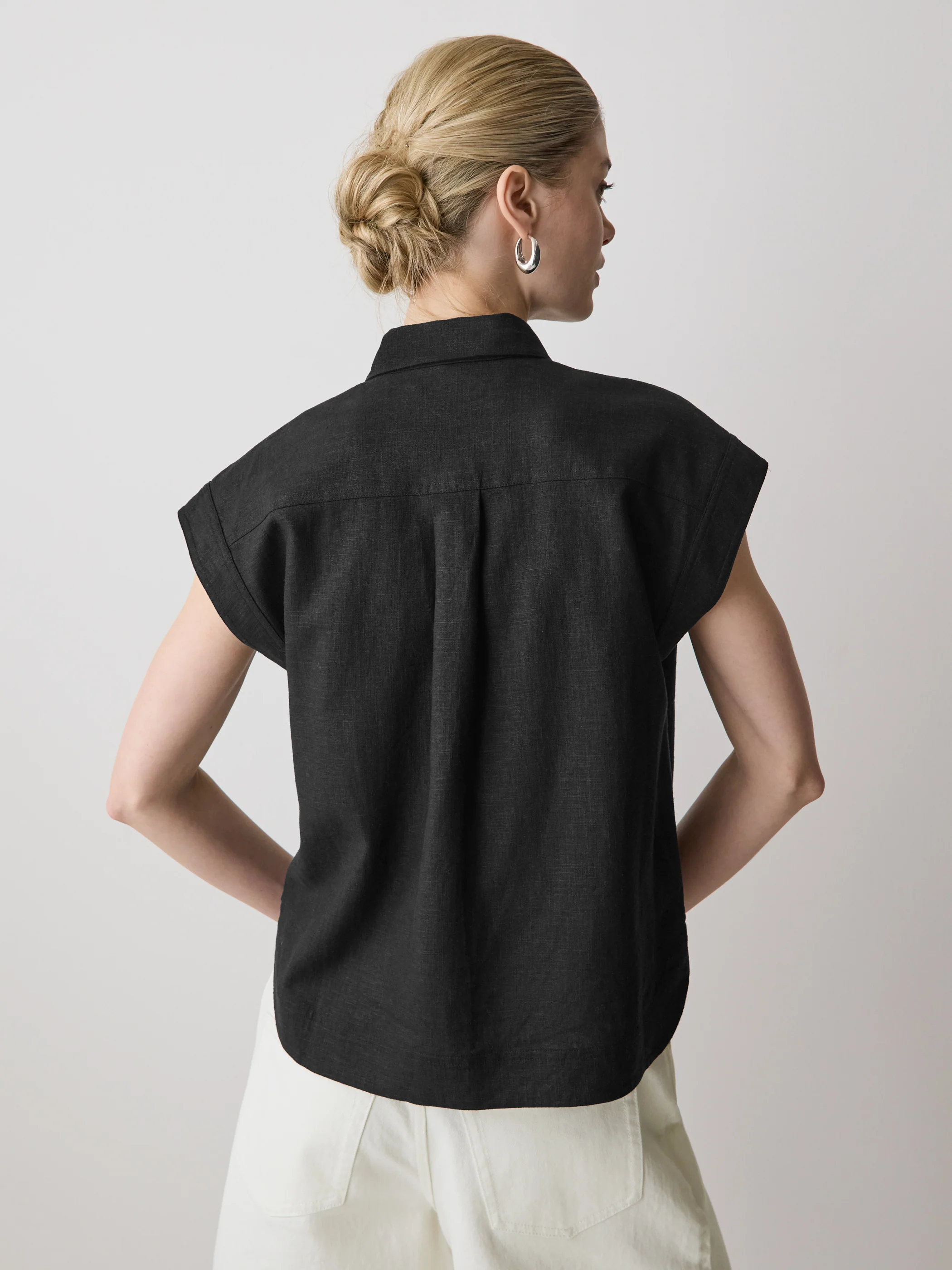 Linen-Blend Extended-Sleeve Blouse with Shirt Collar - Image 3