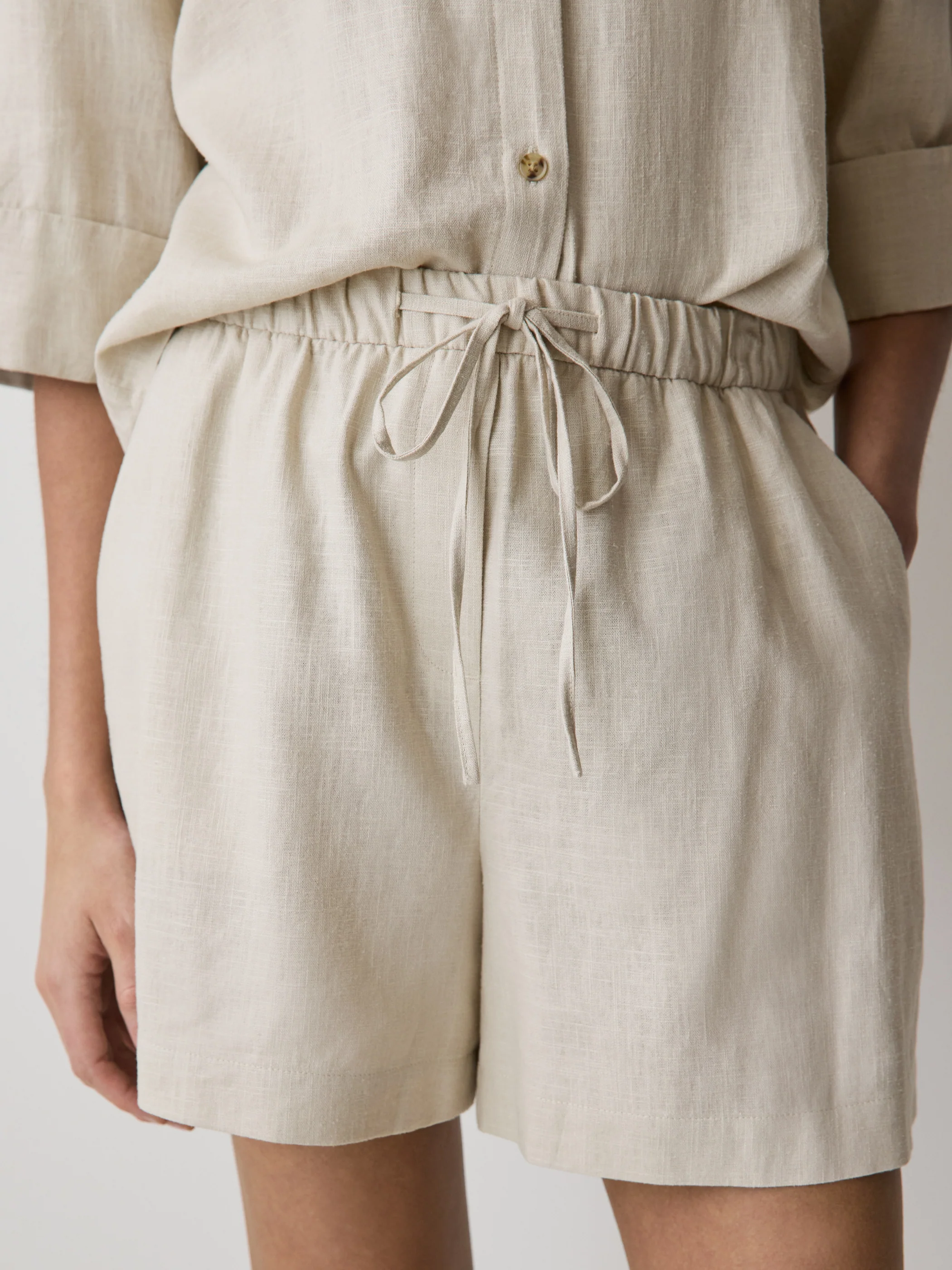 Linen-Blend Mid-Rise Pull-On Short - Image 22