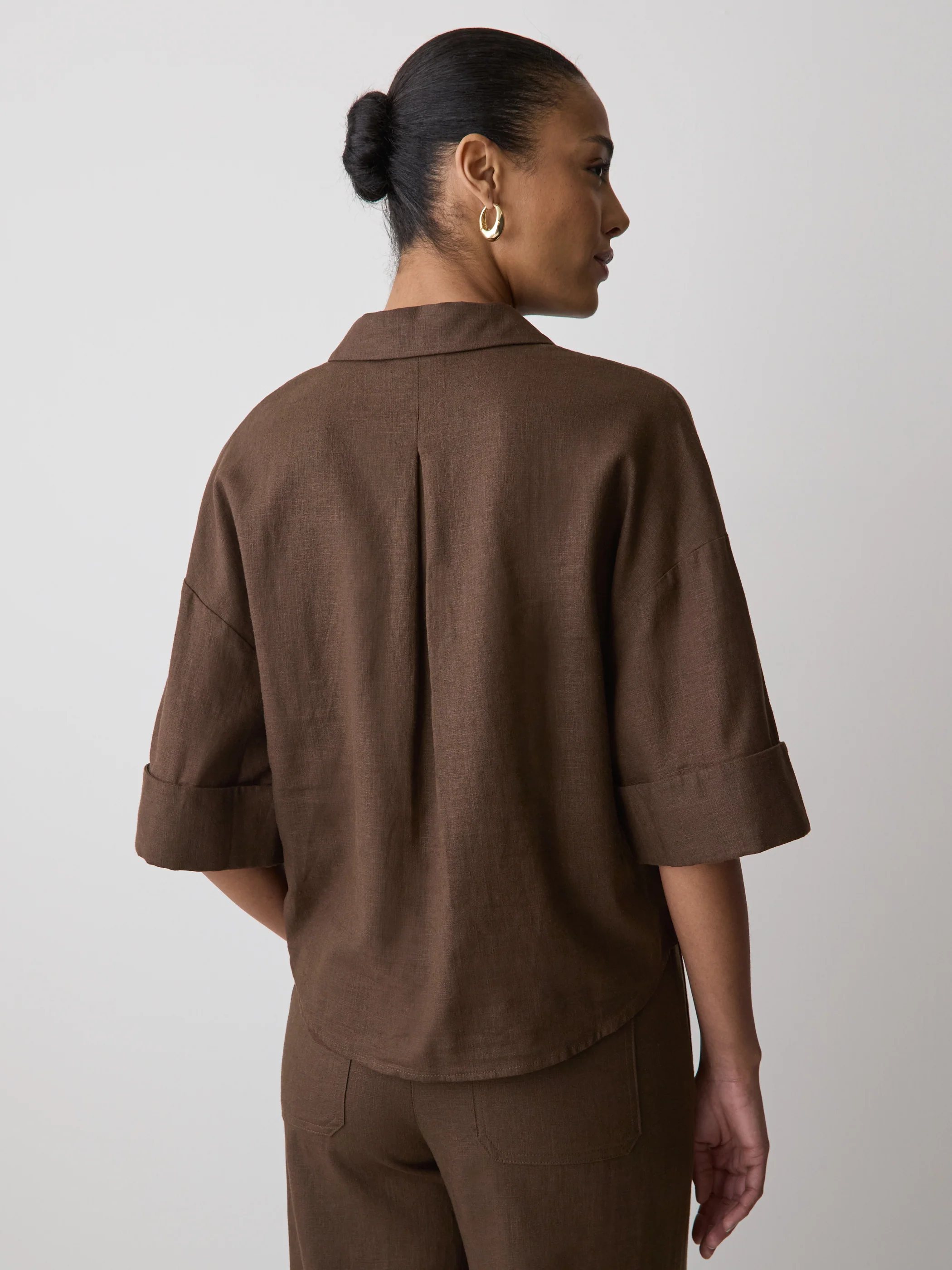 Linen-Blend Short-Sleeve Blouse with Shirt Collar - Image 14