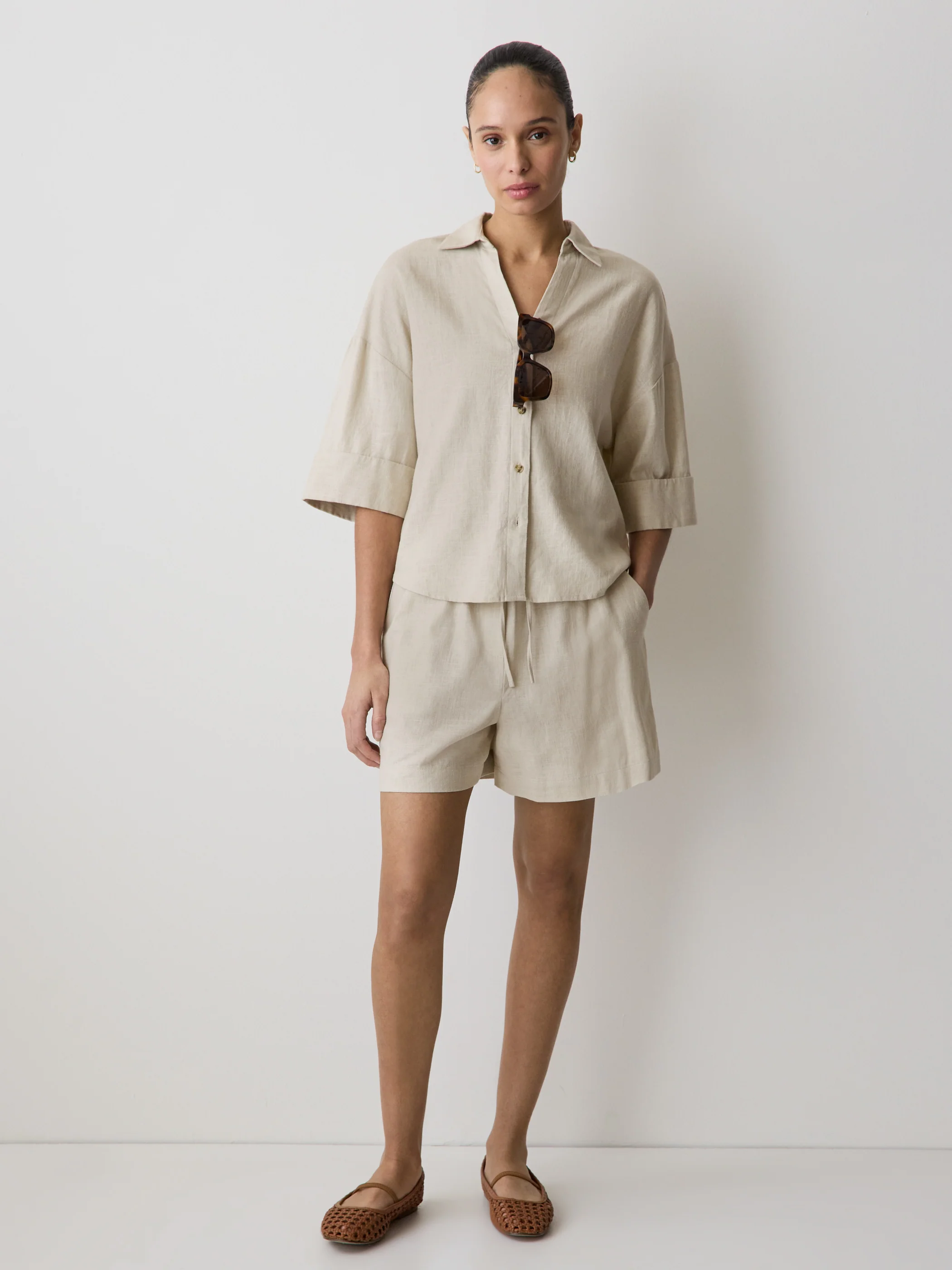Linen-Blend Short-Sleeve Blouse with Shirt Collar - Image 21