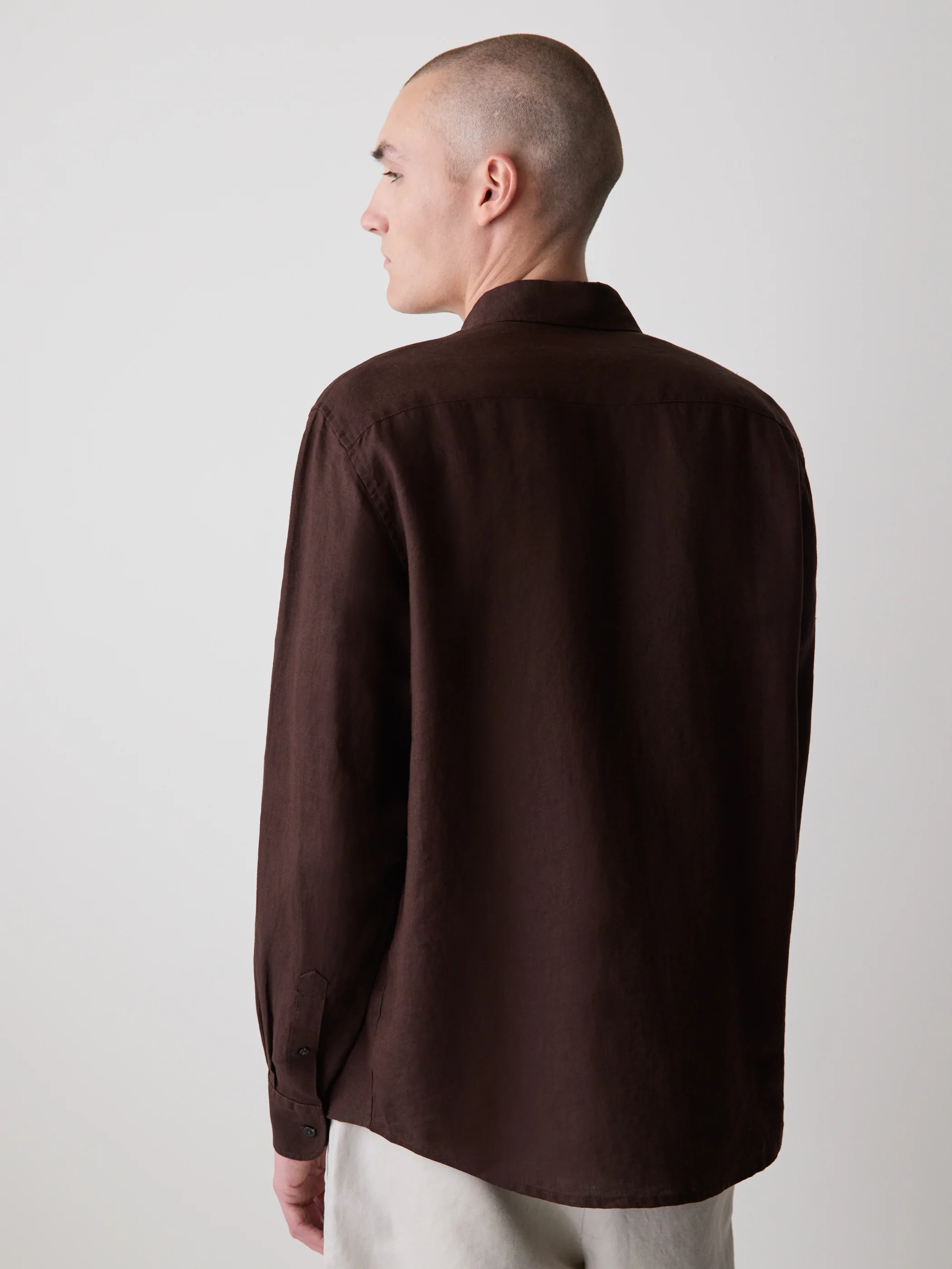 Long-Sleeve Linen Shirt - Image 8